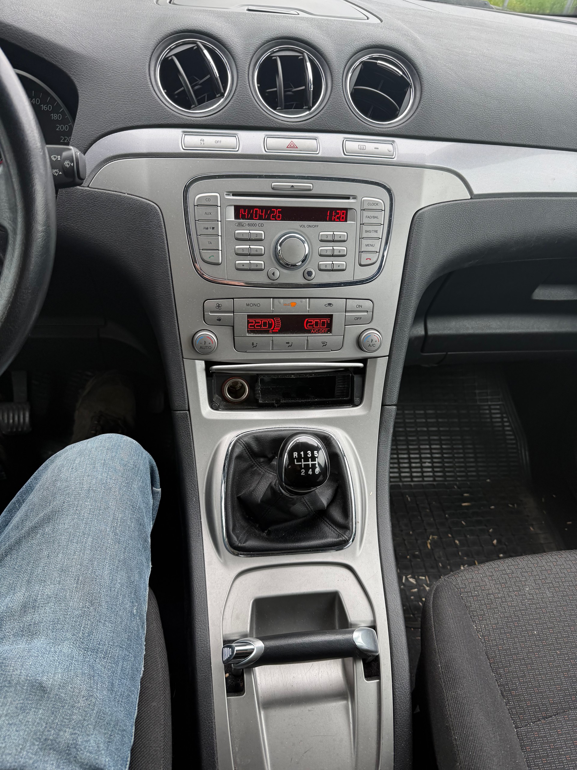 FORD Galaxy 2.0 TDCi Titanium-image-12