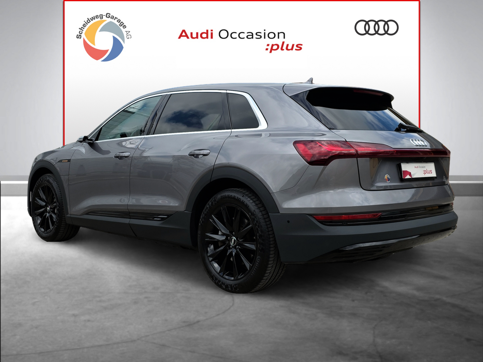 AUDI e-tron 55 quattro-image-12