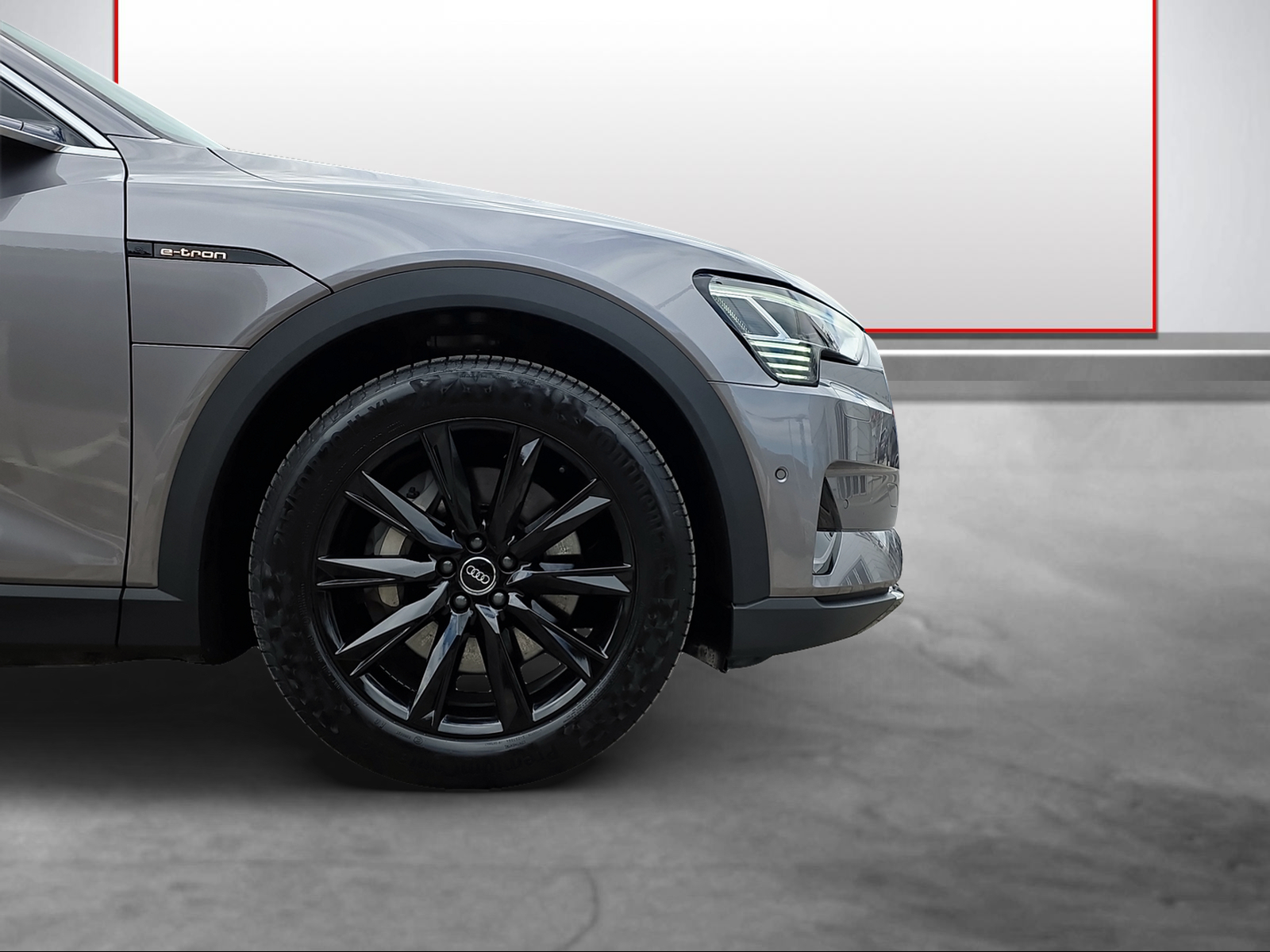 AUDI e-tron 55 quattro-image-14