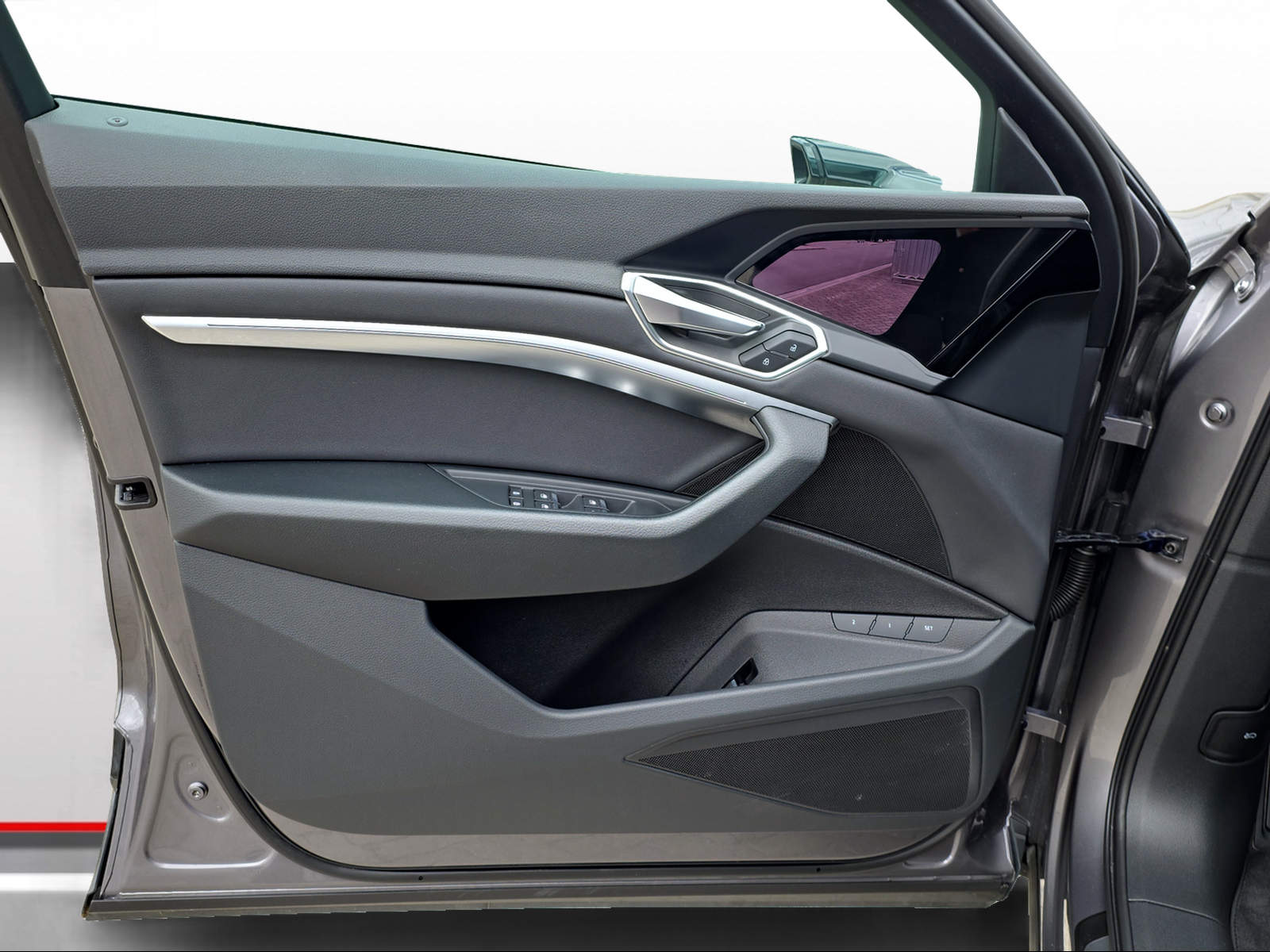 AUDI e-tron 55 quattro-image-9