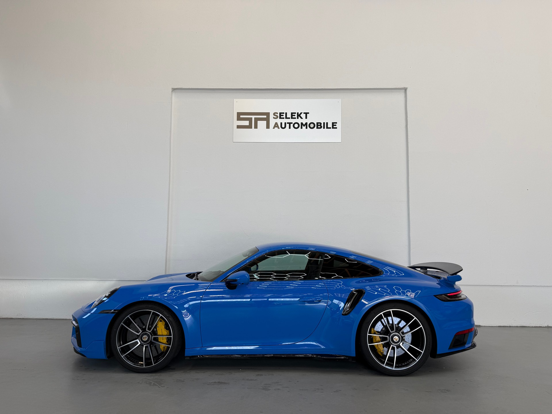 PORSCHE 911 Turbo S PDK | Shark blue | Aero Paket | Porsche Approved-showroom-element-3