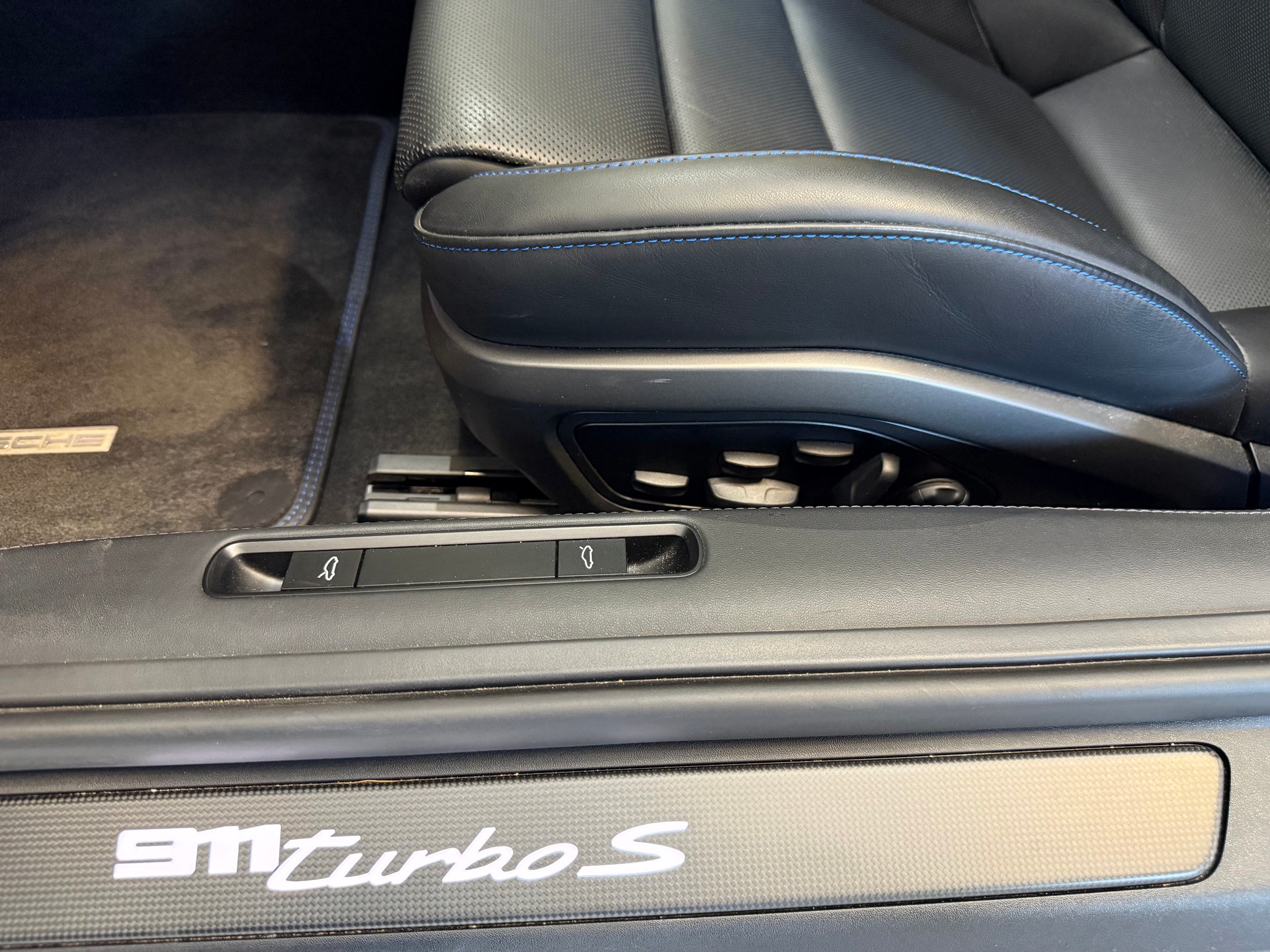 PORSCHE 911 Turbo S PDK | Shark blue | Aero Paket | Porsche Approved-image-25