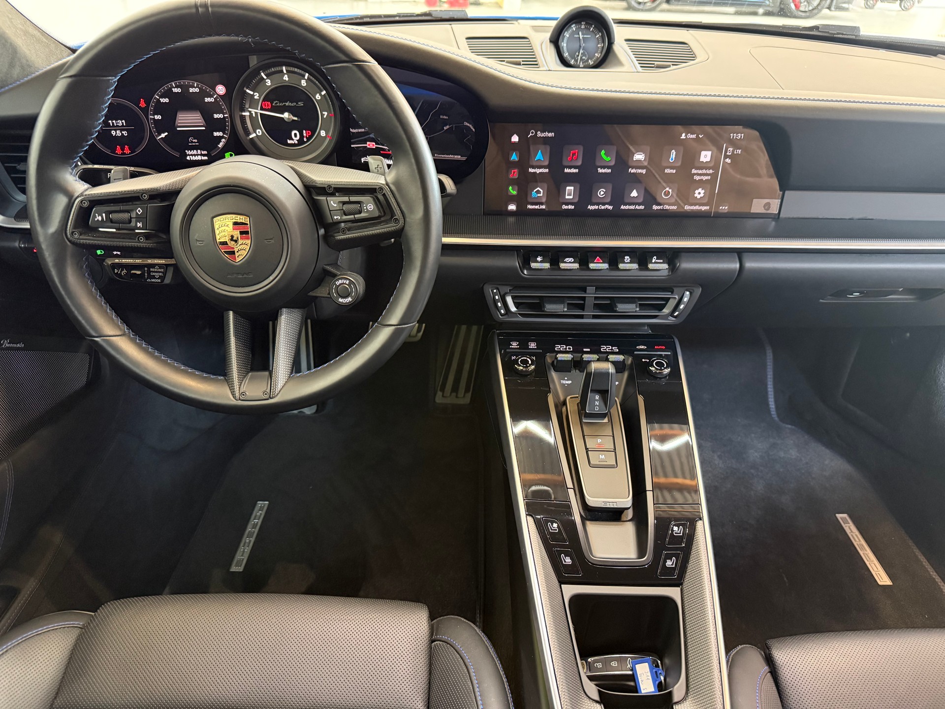 PORSCHE 911 Turbo S PDK | Shark blue | Aero Paket | Porsche Approved-image-17