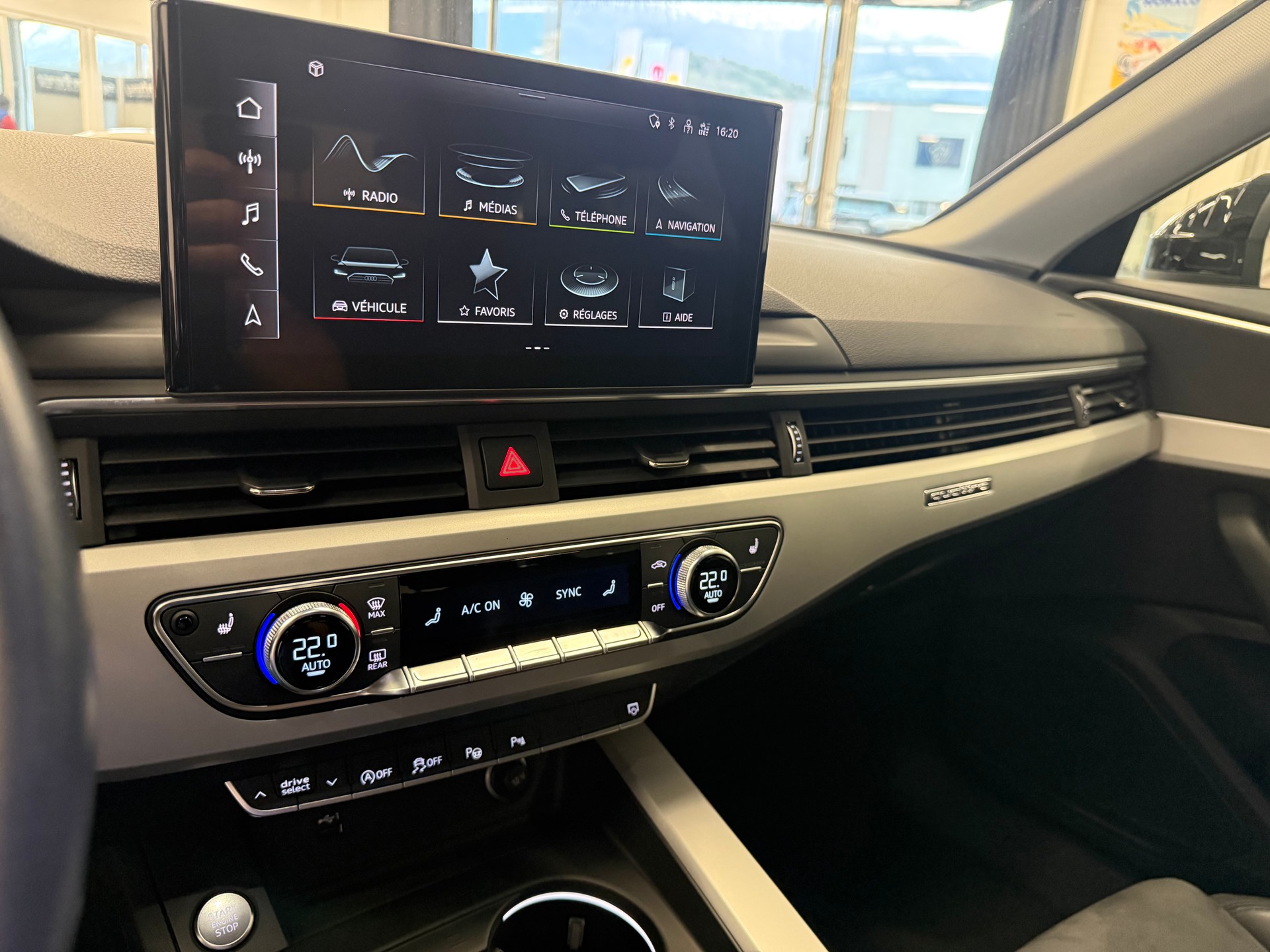 AUDI A4 Avant 40 TDI Attraction quattro S-tronic-image-20