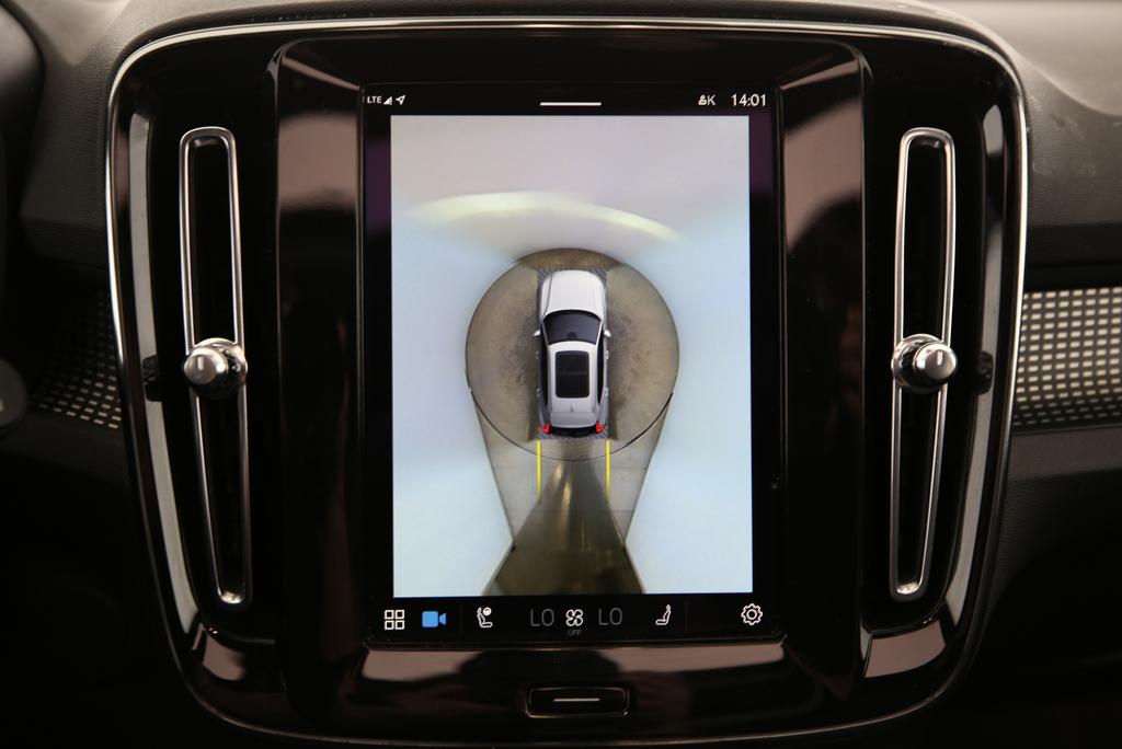 VOLVO XC40 P8 Twin Pro AWD-image-7