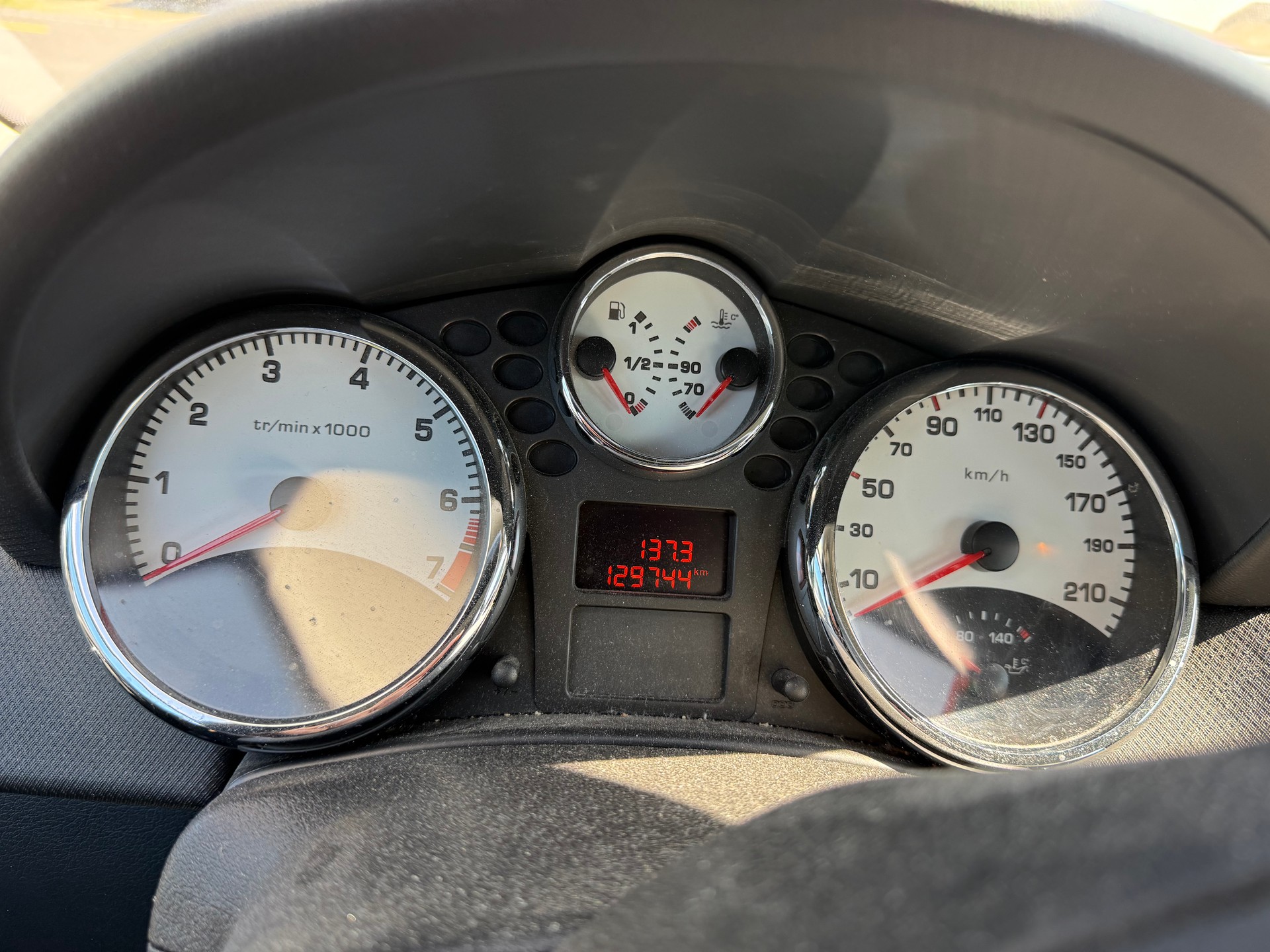 PEUGEOT 207 1.4 16V Trendy-image-7
