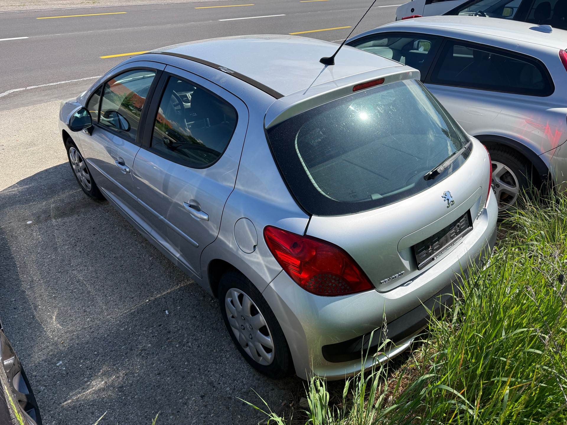 PEUGEOT 207 1.4 16V Trendy-image-3