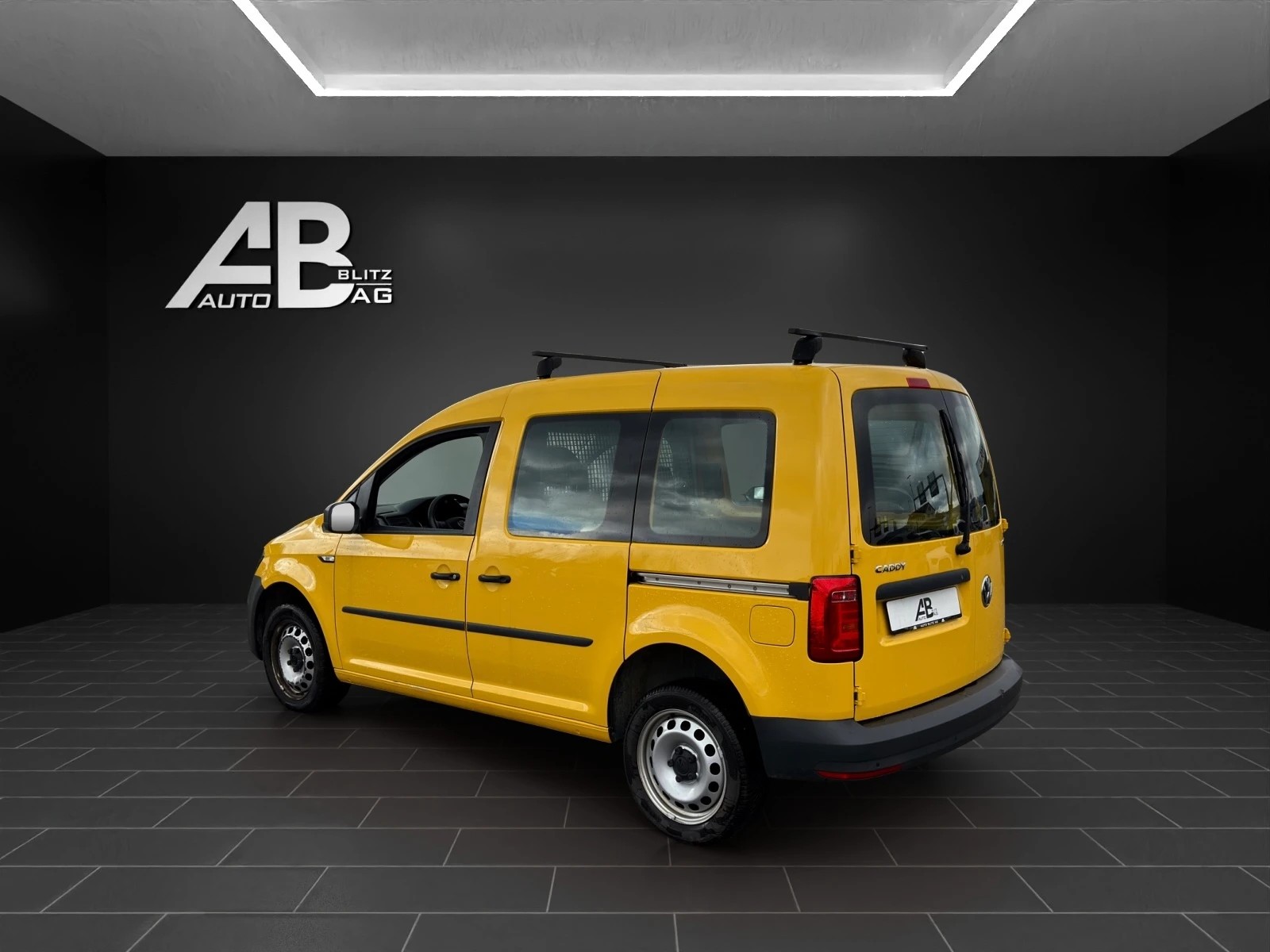 VW Caddy 2.0TDI 4Motion BlueMotion Technology DSG mit 150 PS-showroom-element-2