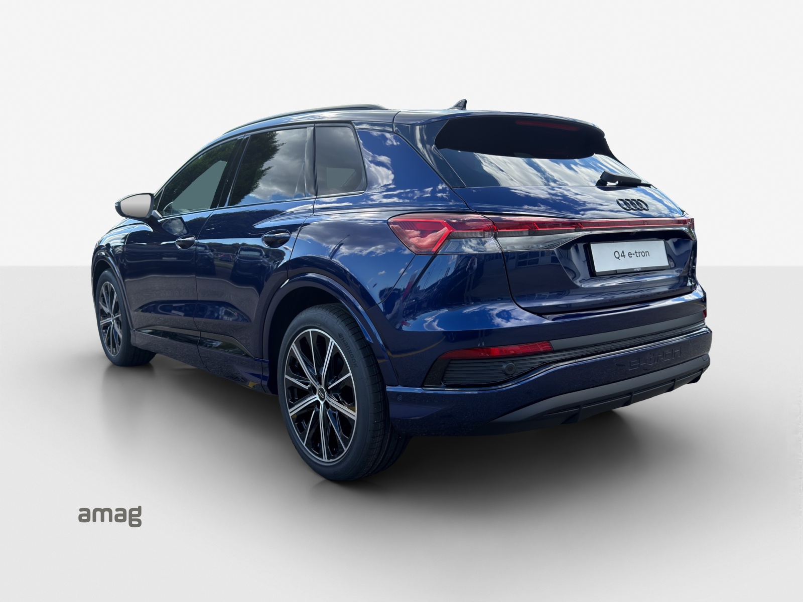 AUDI Q4 e-tron 45 Edition Swiss Ski quattro-image-2