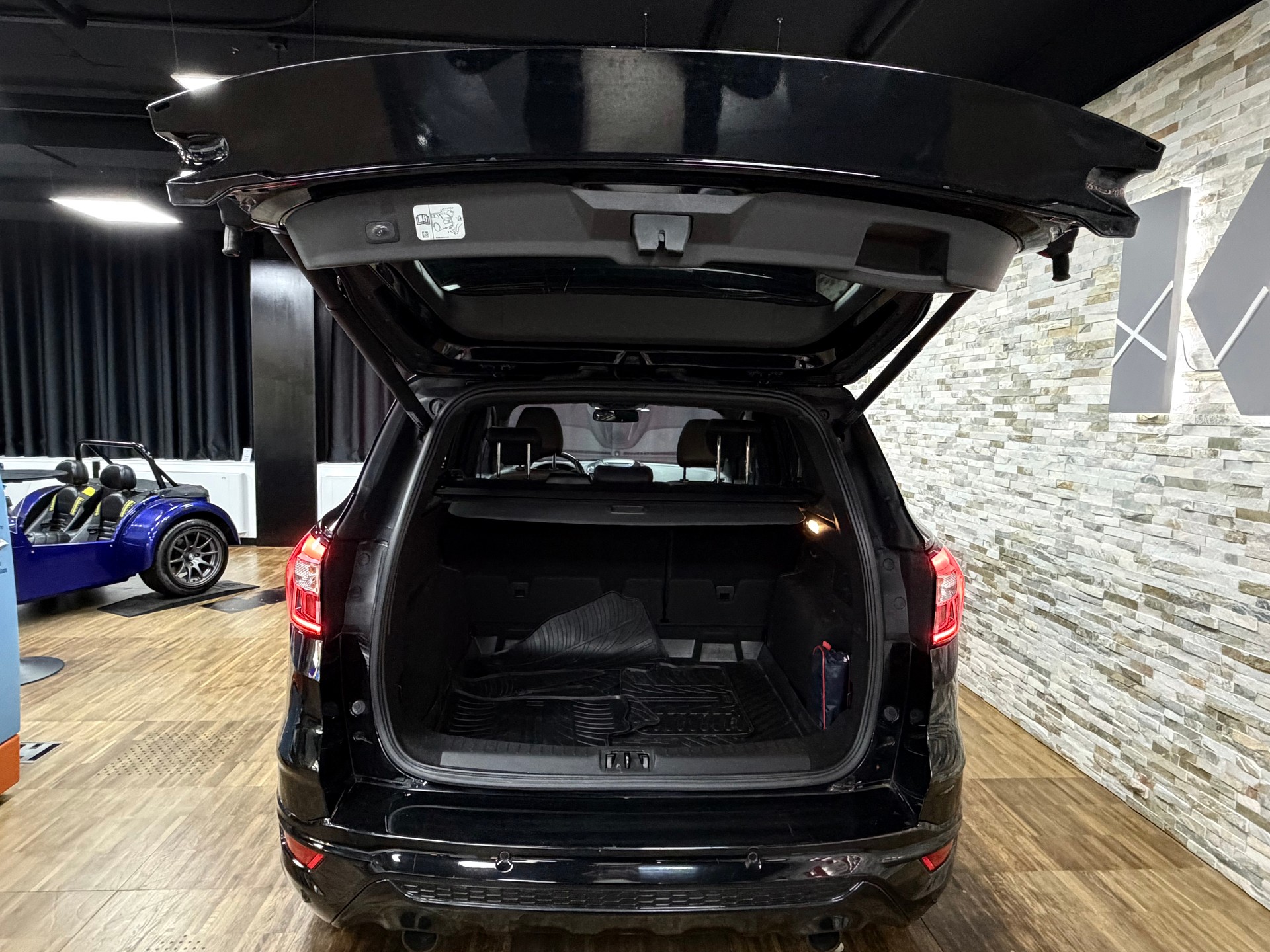 FORD Kuga 1.5 SCTi ST Line High 4WD Automatic-image-24