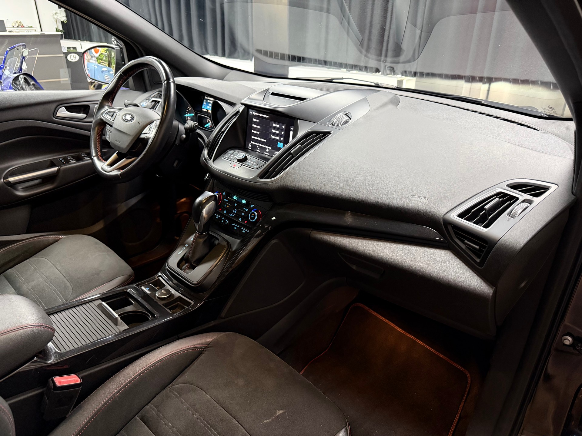 FORD Kuga 1.5 SCTi ST Line High 4WD Automatic-image-26