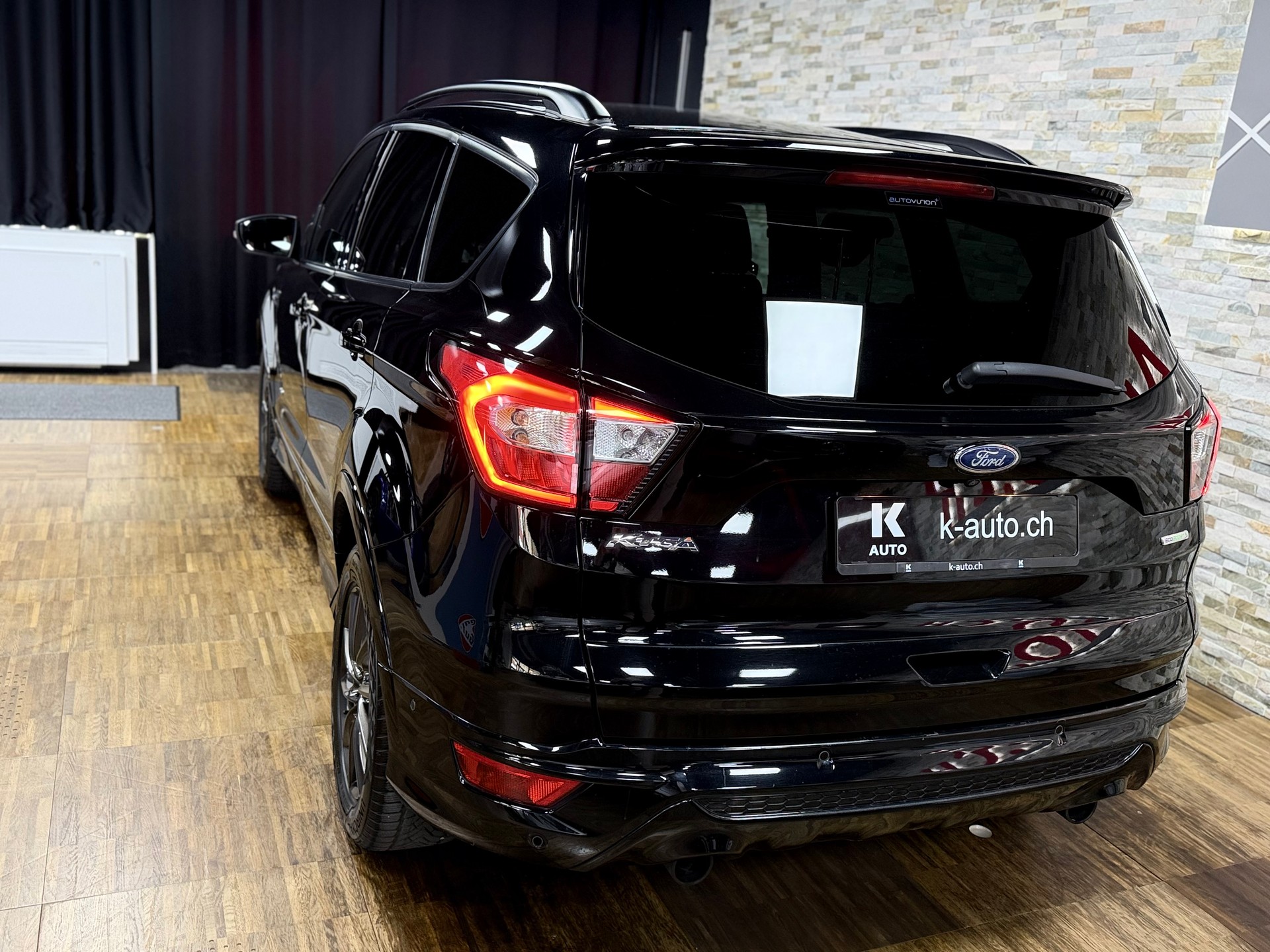 FORD Kuga 1.5 SCTi ST Line High 4WD Automatic-image-2