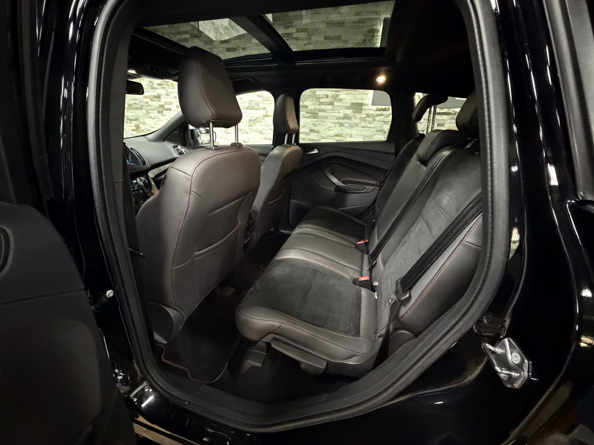 FORD Kuga 1.5 SCTi ST Line High 4WD Automatic-image-22