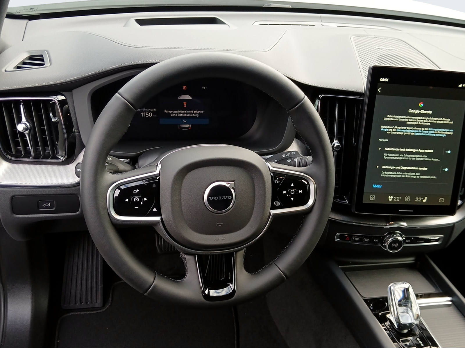 VOLVO XC60 2.0 B5 MH Black Edition AWD-image-14