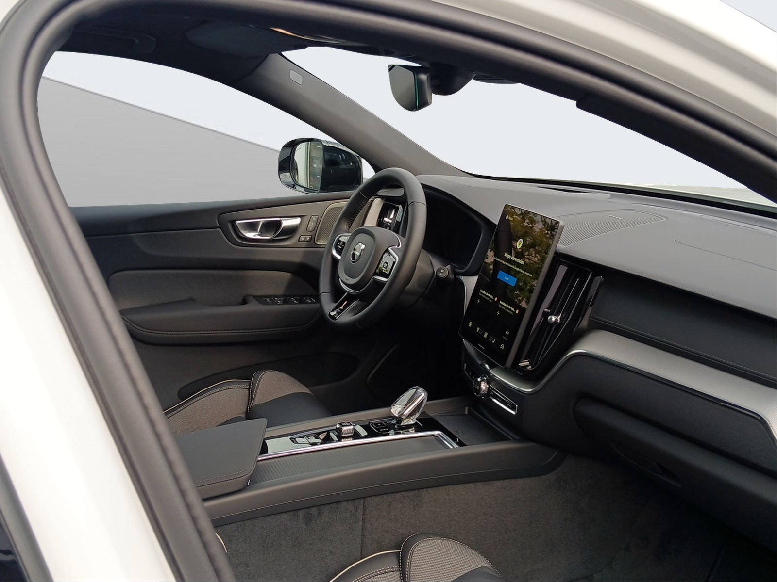 VOLVO XC60 2.0 B5 MH Black Edition AWD-image-13