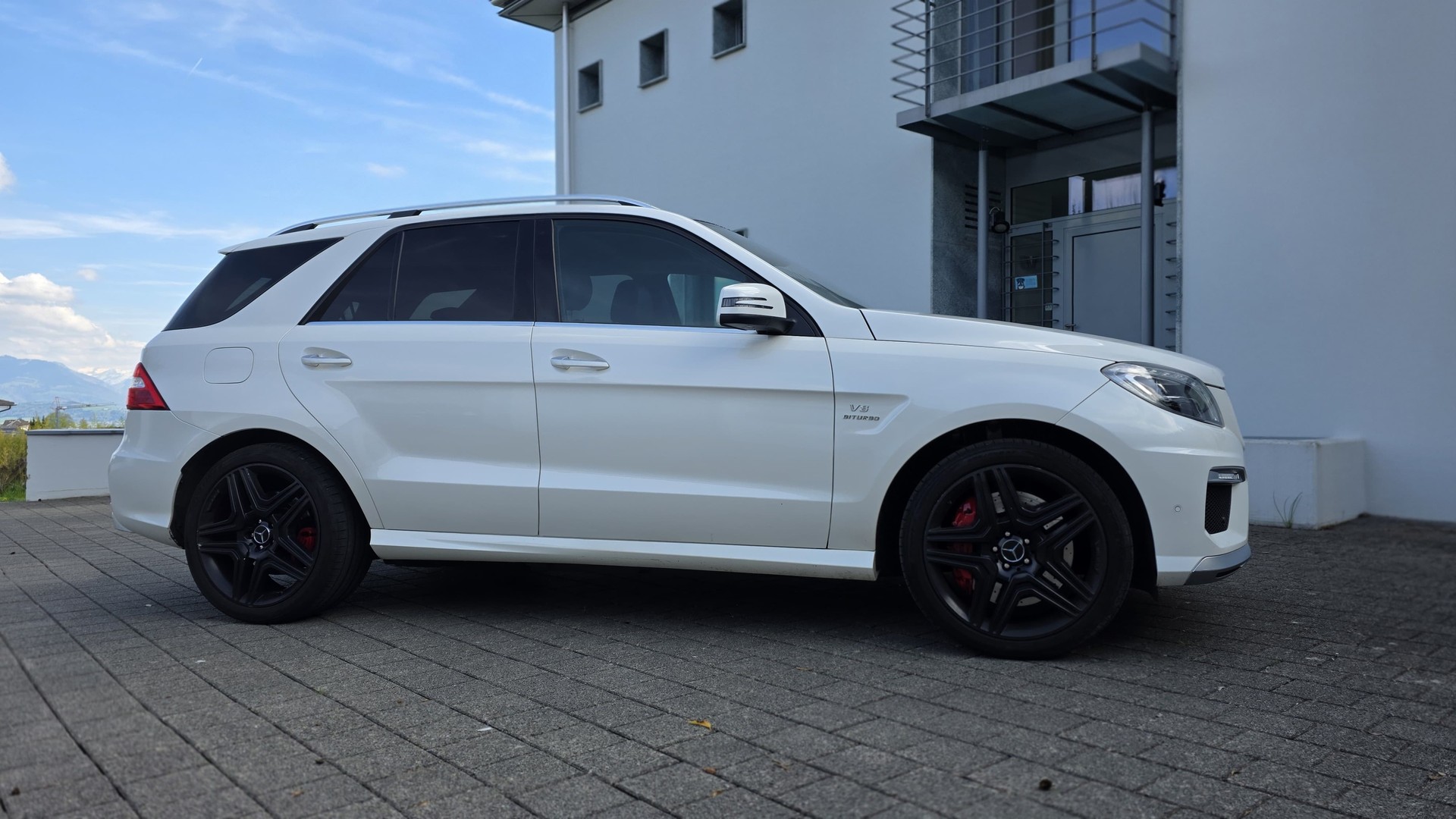 MERCEDES-BENZ ML 63 V8 AMG-image-7