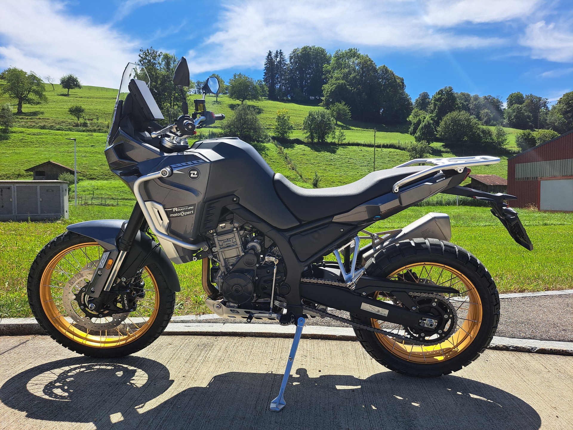 KOVE 800 X Pro-showroom-element-1