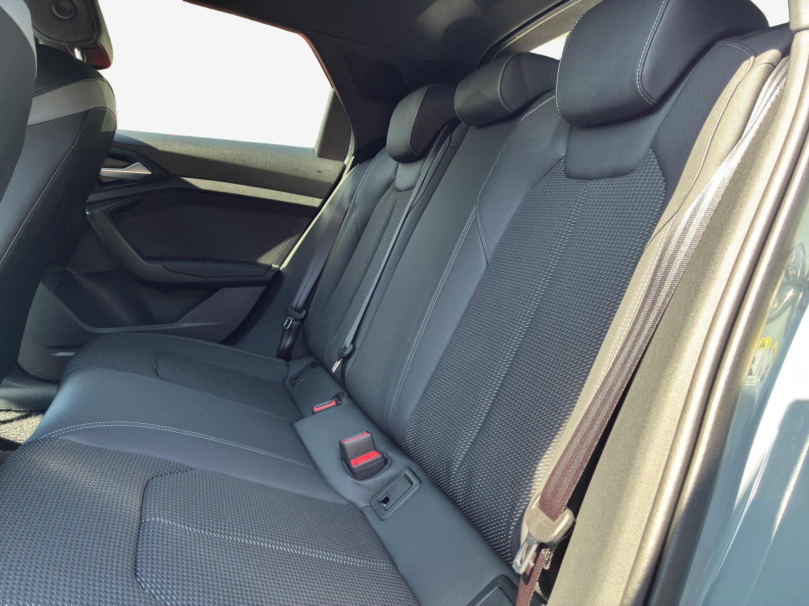 AUDI A1 Sportback 30 TFSI S Line Attraction S-tronic-image-11