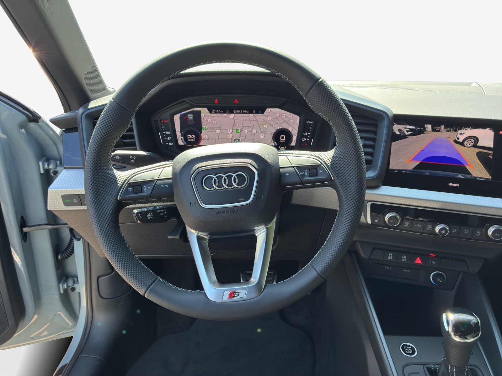 AUDI A1 Sportback 30 TFSI S Line Attraction S-tronic-image-9