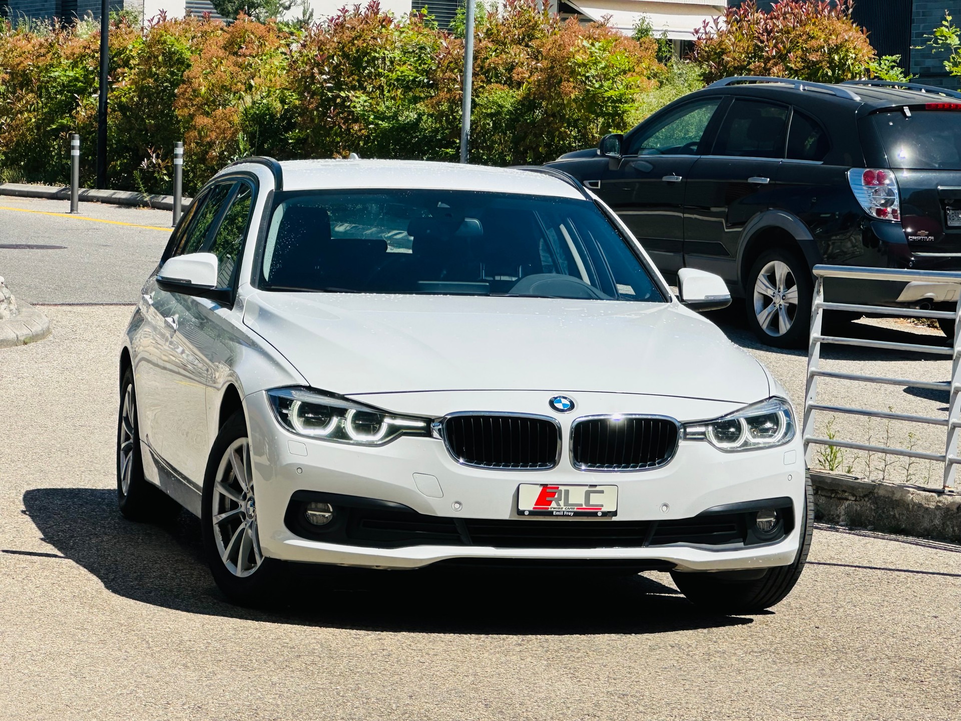 BMW 320d xDrive Touring Edition Luxury Line Steptronic-image-3
