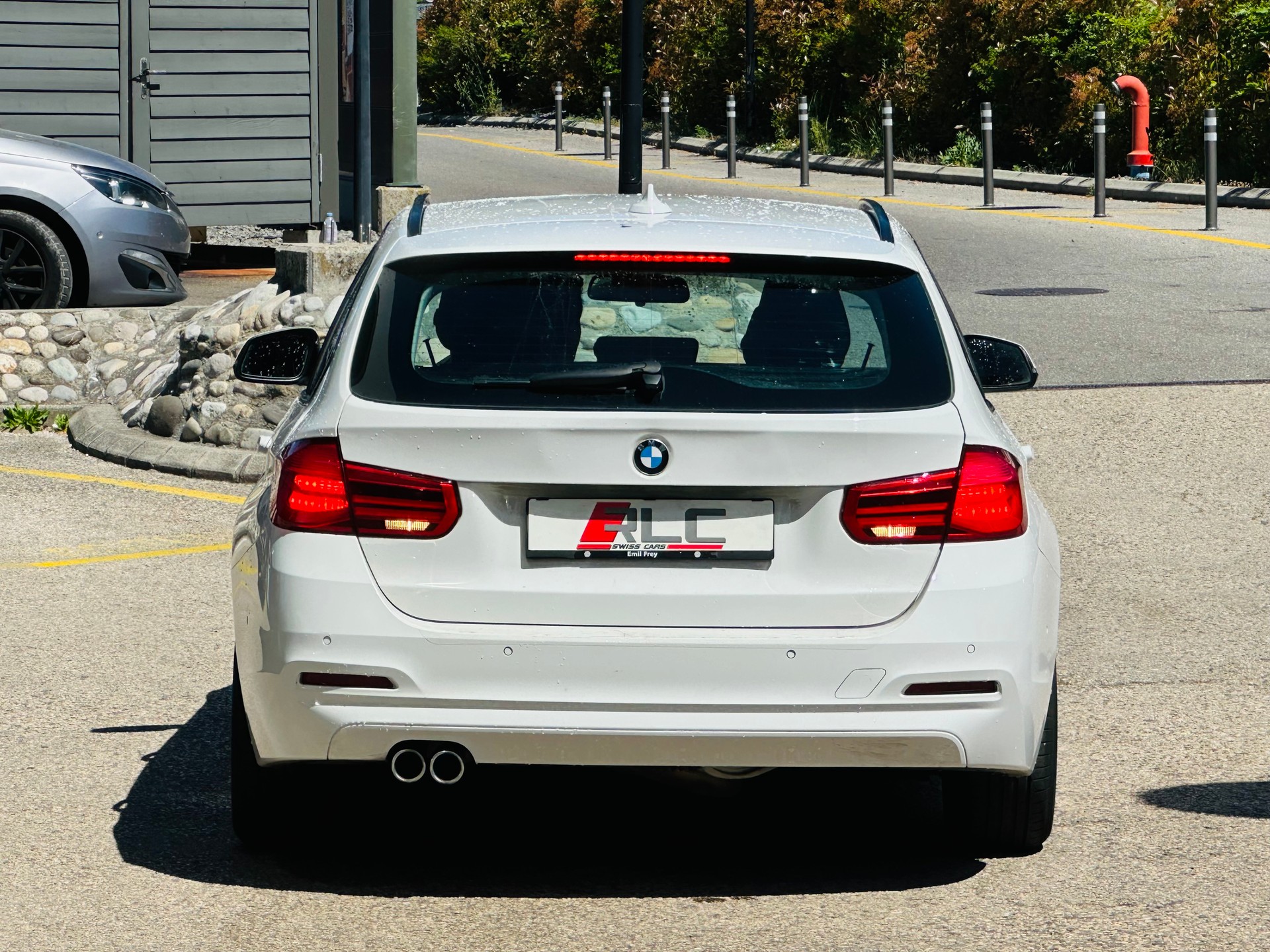 BMW 320d xDrive Touring Edition Luxury Line Steptronic-image-9