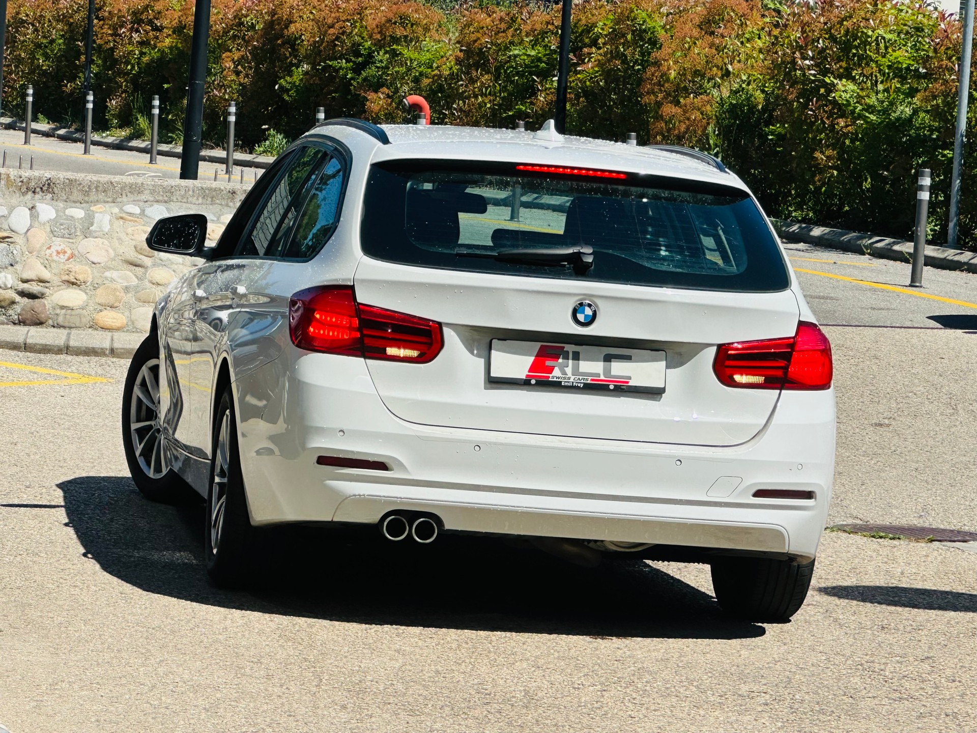 BMW 320d xDrive Touring Edition Luxury Line Steptronic-image-7
