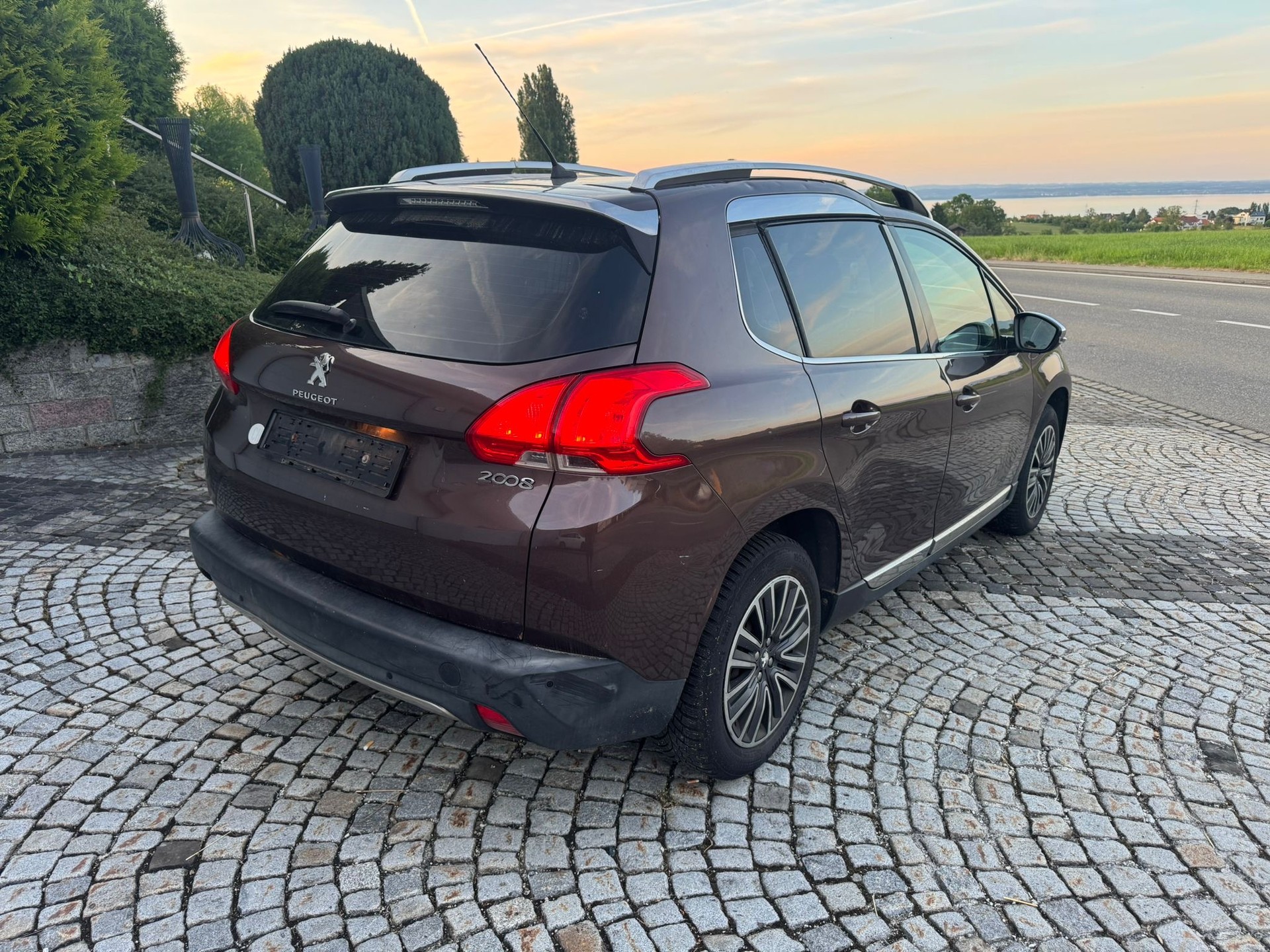 PEUGEOT 2008 1.6 VTI Allure-image-3