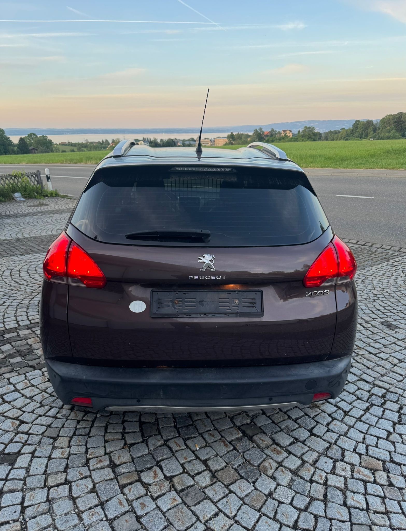 PEUGEOT 2008 1.6 VTI Allure-image-4