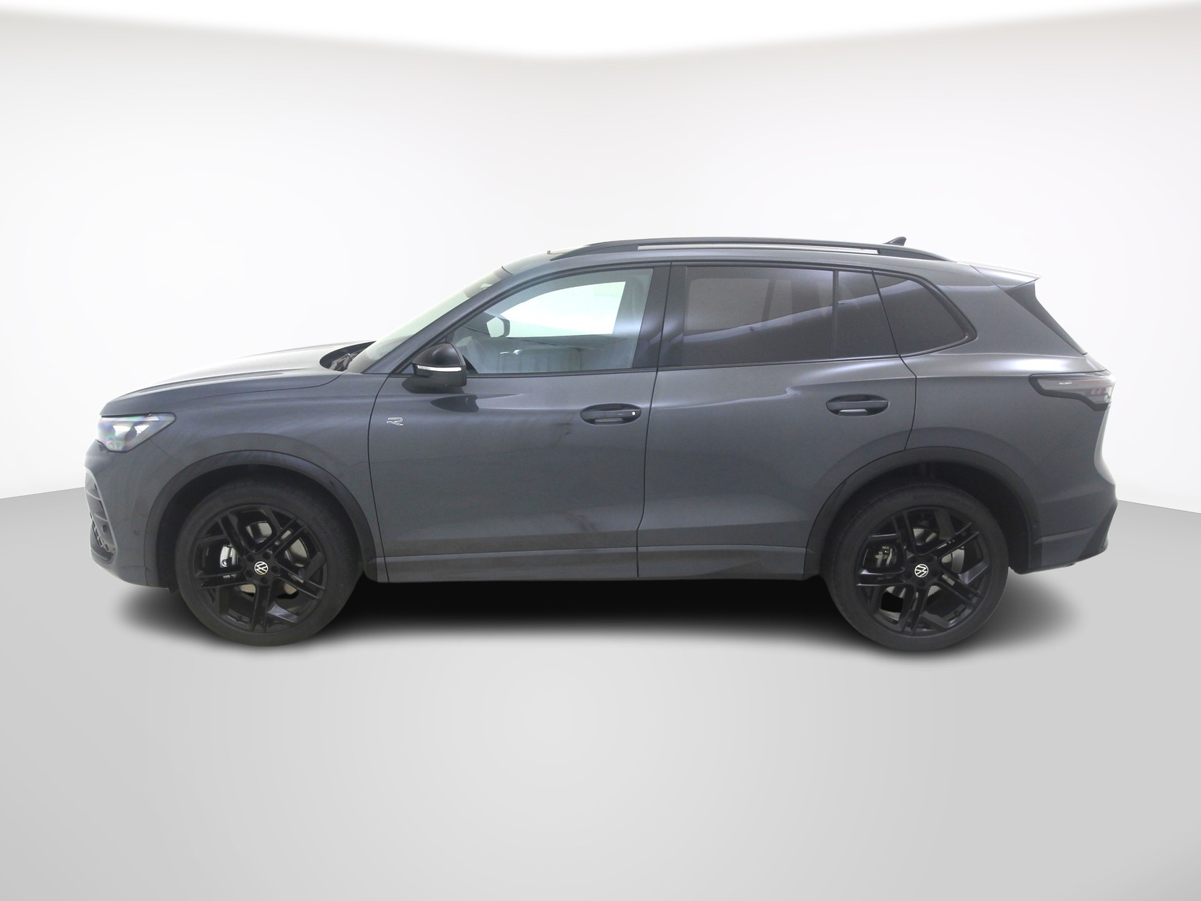 VW Tiguan 2.0 TSI R-Line 4motion-image-1