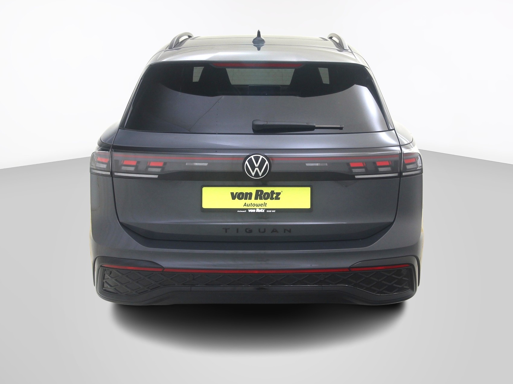 VW Tiguan 2.0 TSI R-Line 4motion-image-2