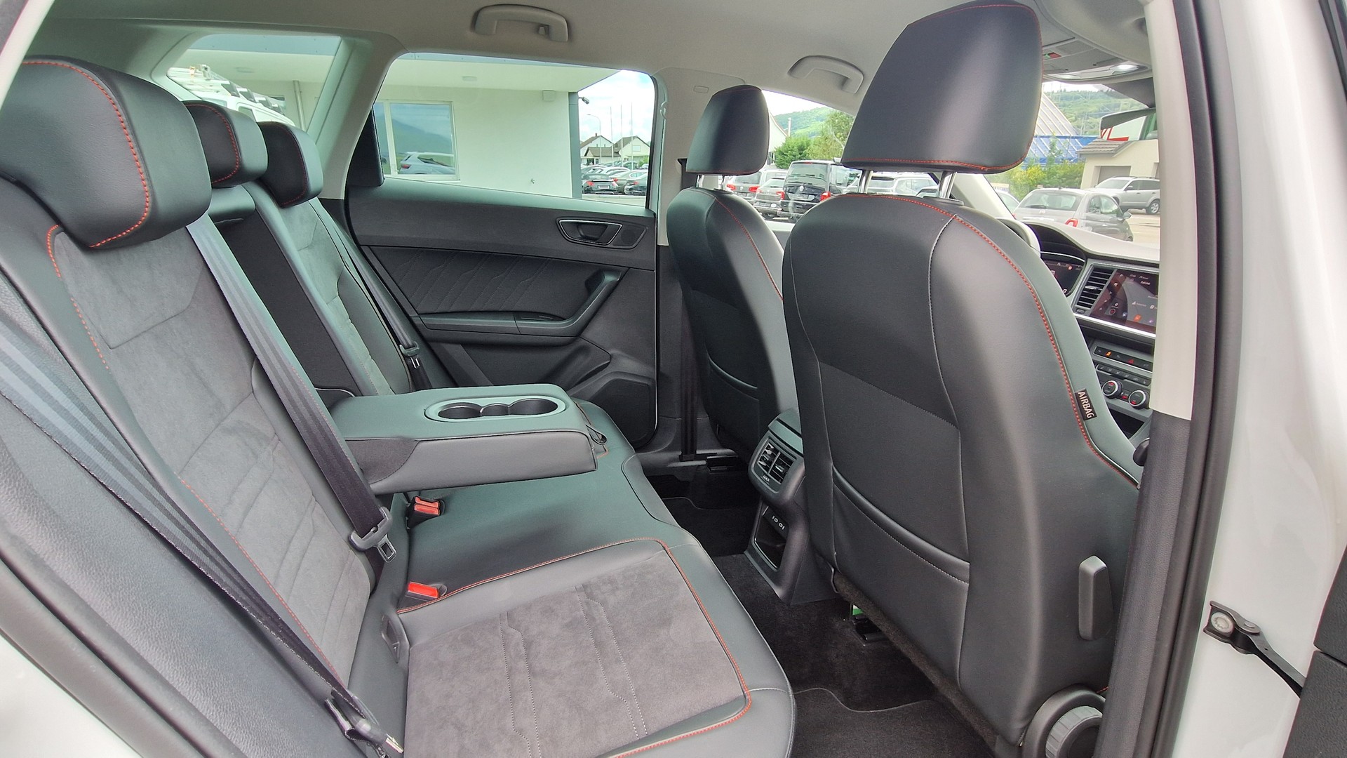 SEAT Ateca 2.0 TDI CR Hola FR DSG 4Drive-image-13