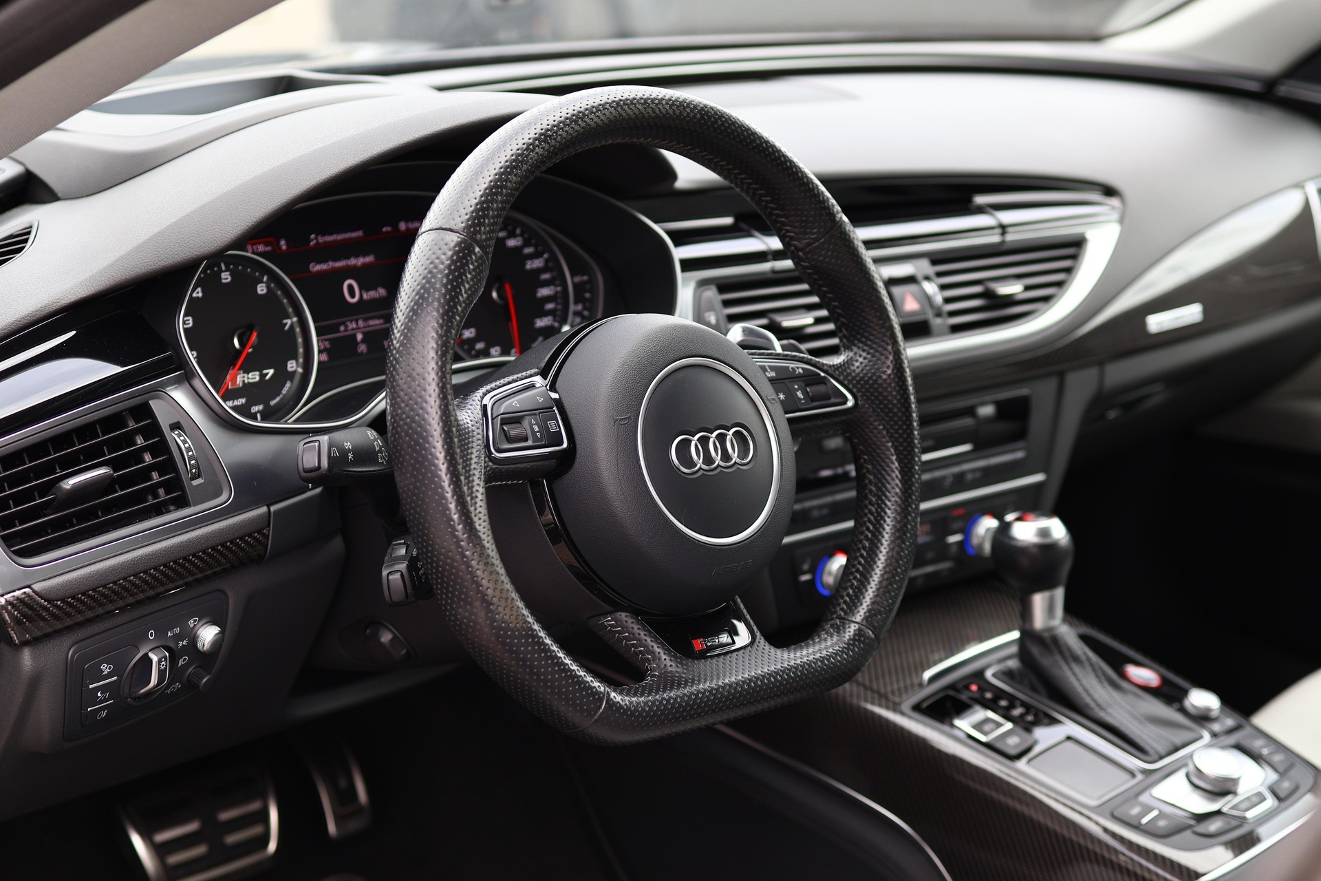 AUDI RS7 Sportback 4.0 V8 TFSI quattro T-Tronic-image-15