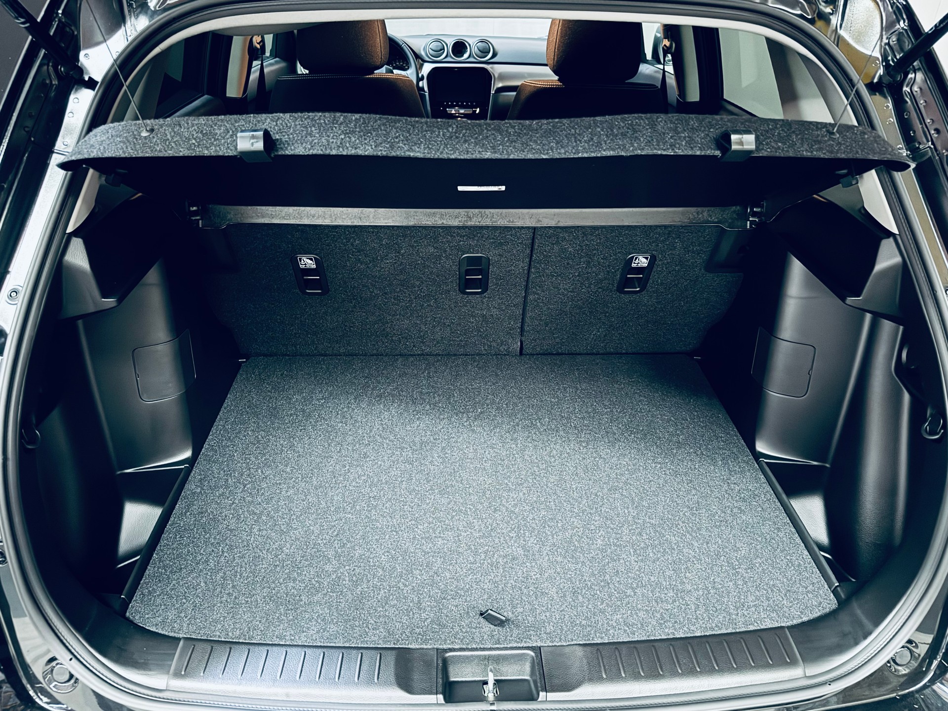 SUZUKI Vitara 1.4 Boosterjet Compact + 4x4 Hybrid Automatic-image-11