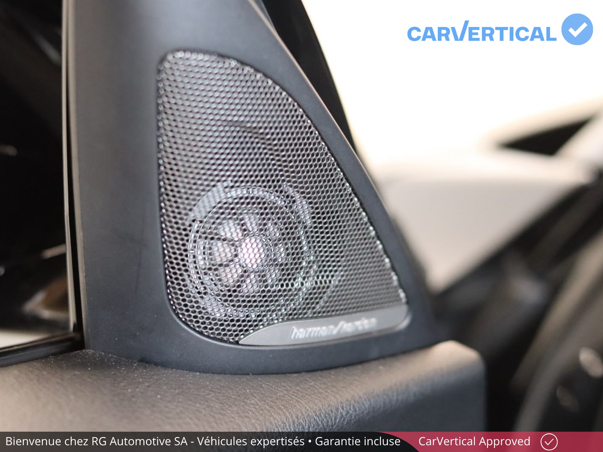 BMW M140i xDrive Steptronic-image-10