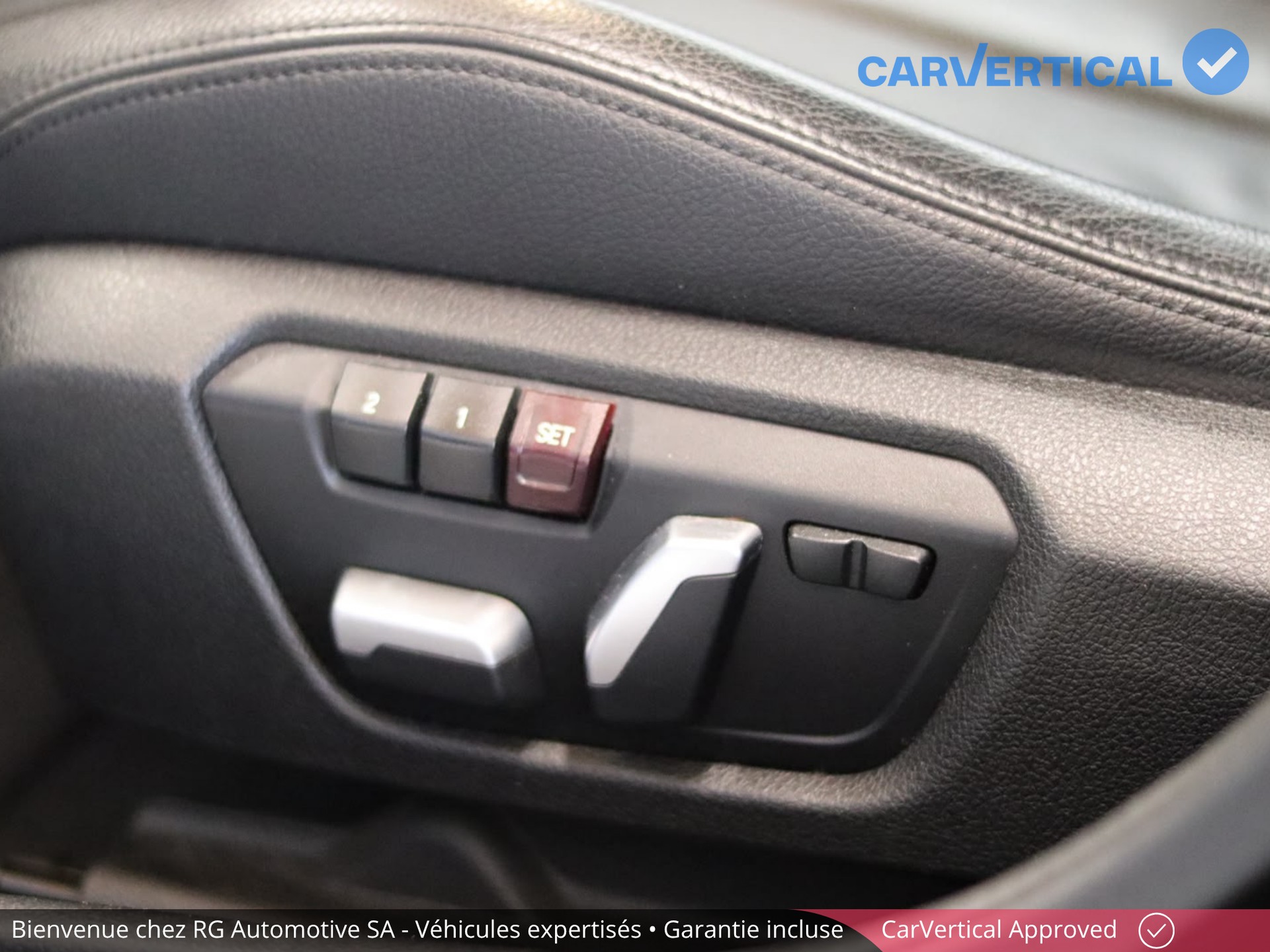 BMW M140i xDrive Steptronic-image-11