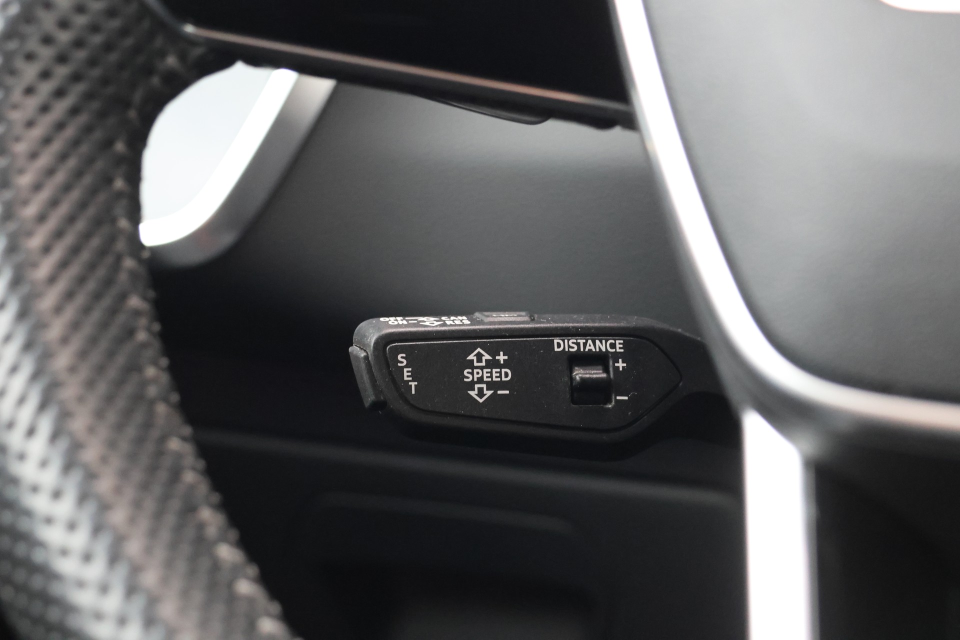 AUDI RS6 Avant 4.0 TFSI V8 quattro "VOLLAUSSTATTUNG"-image-17