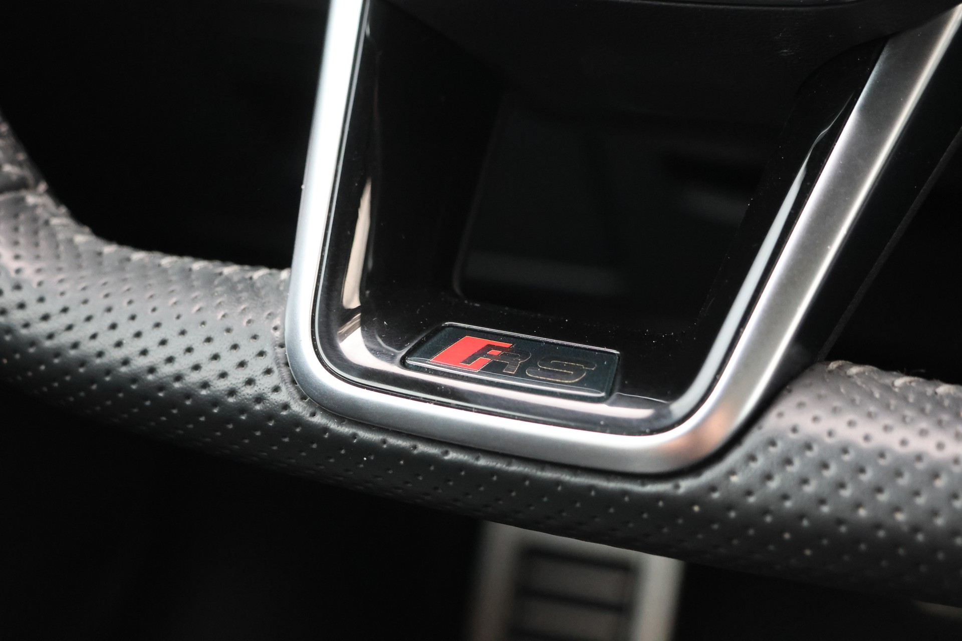AUDI RS6 Avant 4.0 TFSI V8 quattro "VOLLAUSSTATTUNG"-image-18