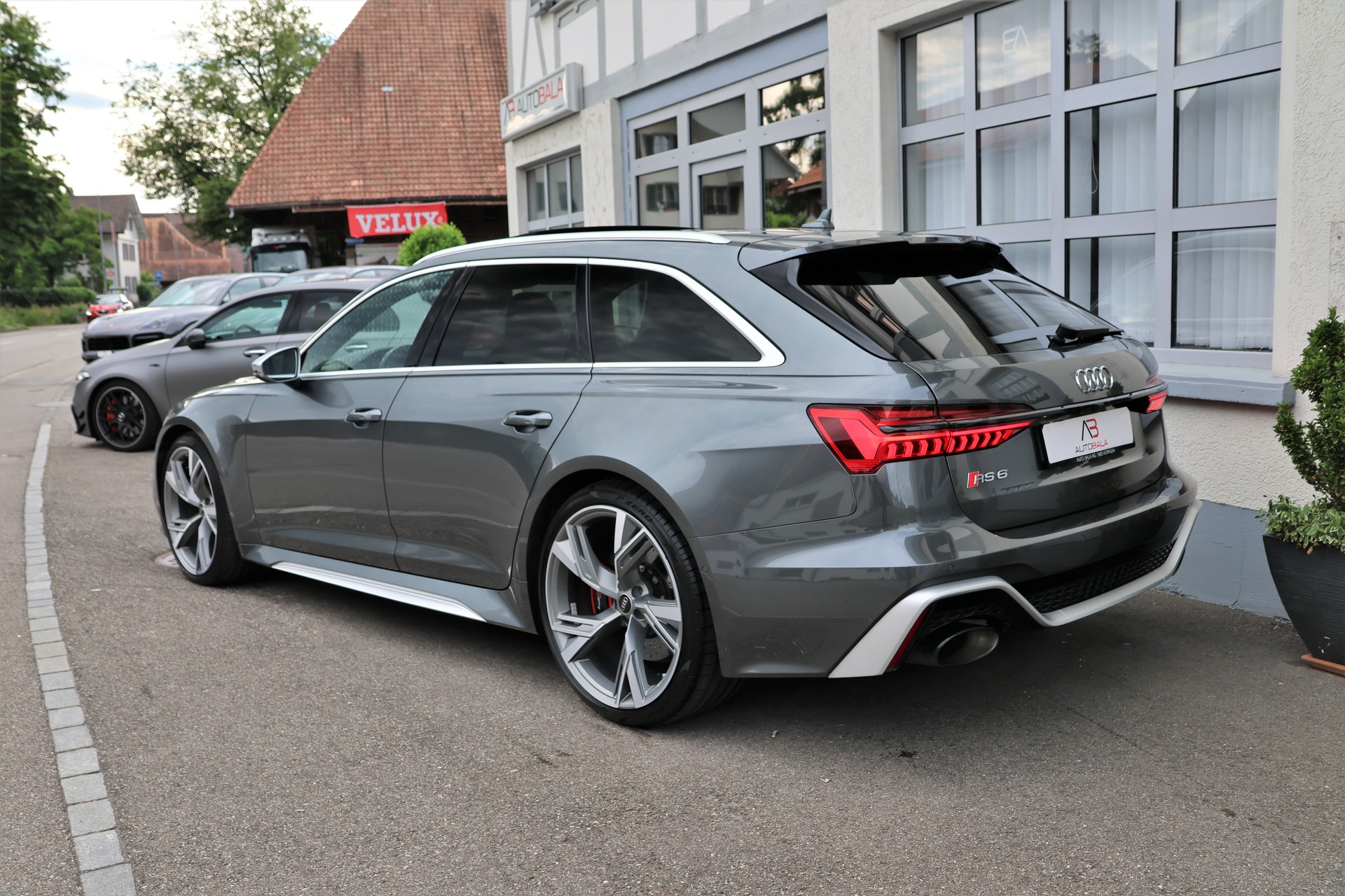 AUDI RS6 Avant 4.0 TFSI V8 quattro "VOLLAUSSTATTUNG"-image-6