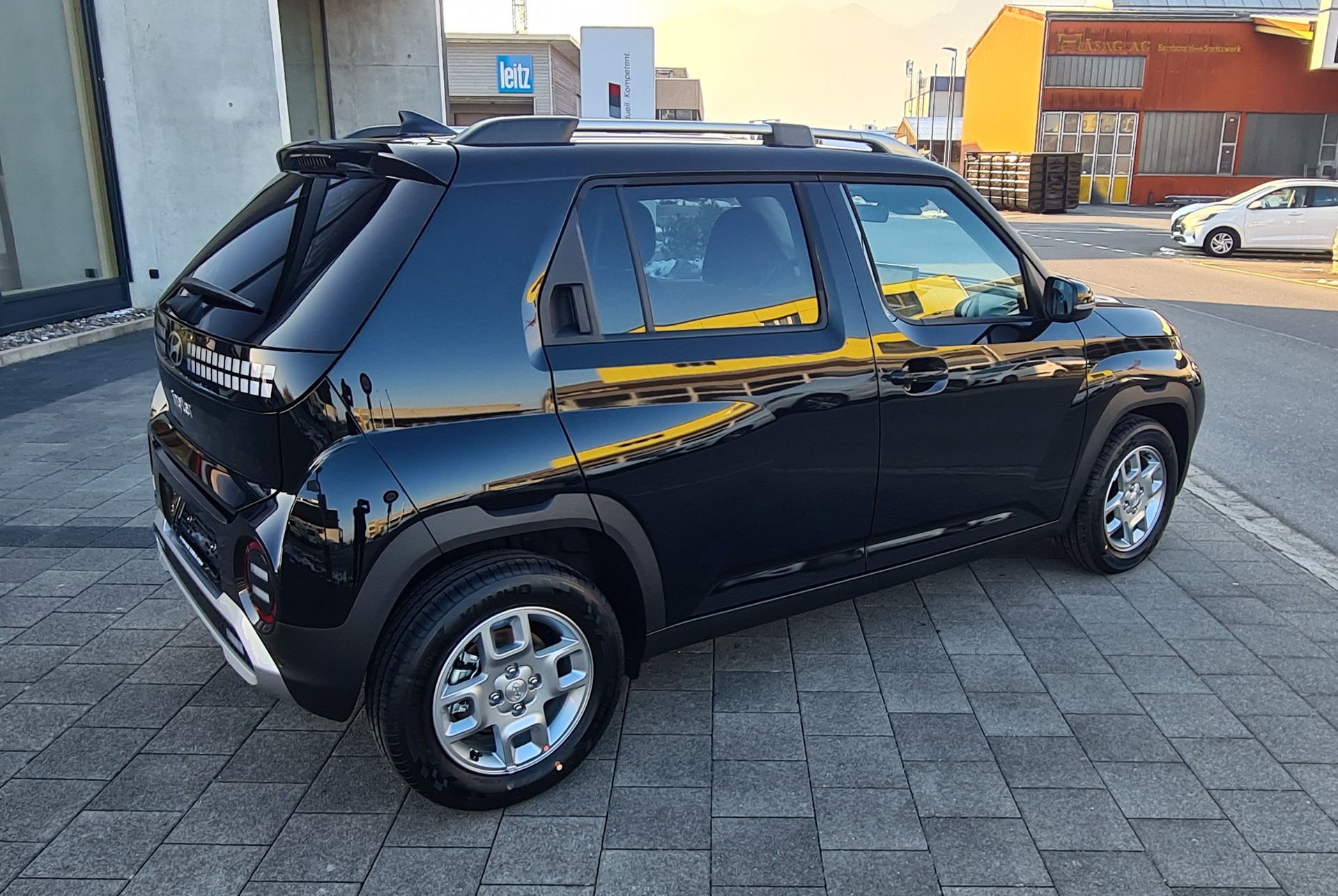 HYUNDAI Inster 49kWh Amplia-image-3