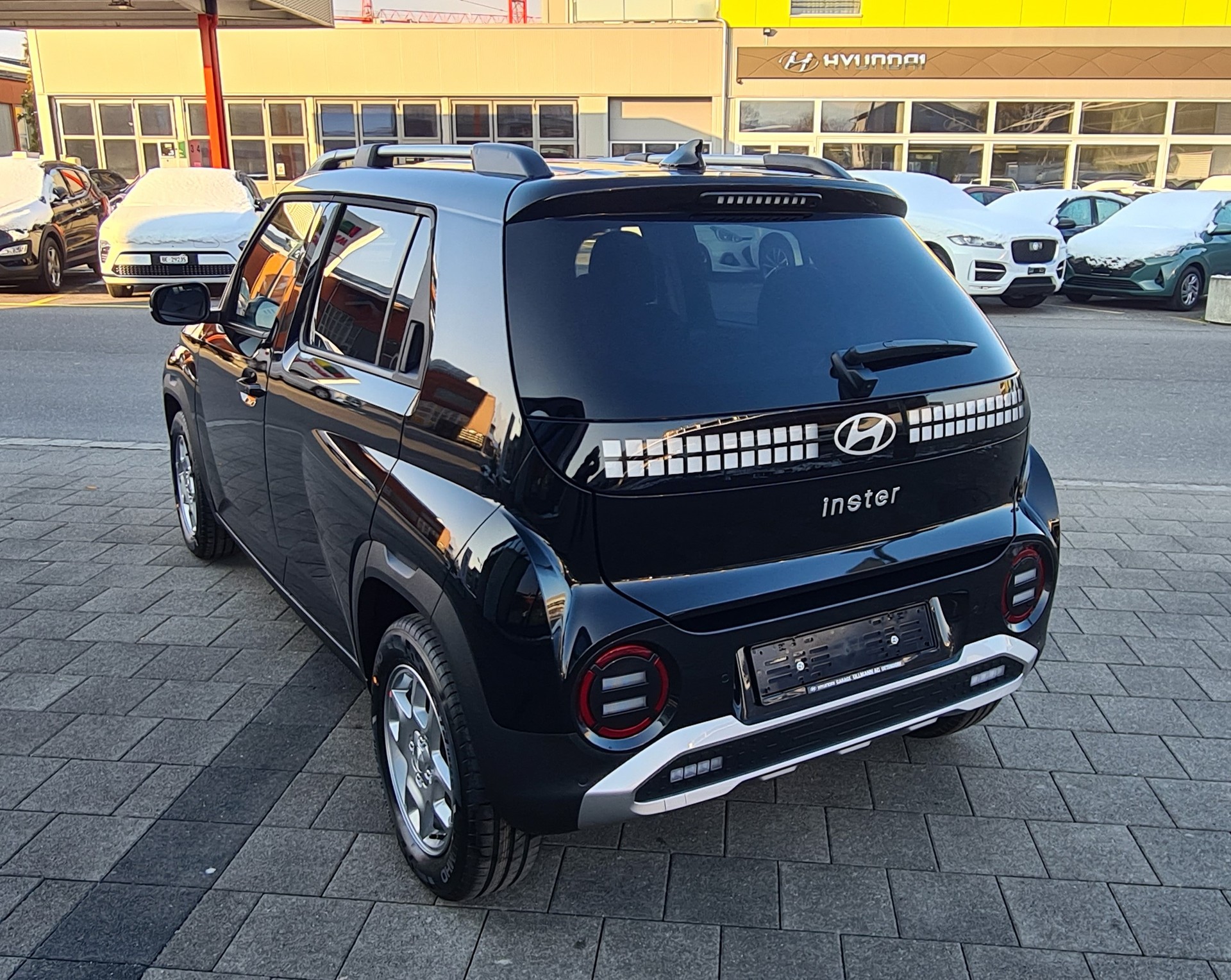 HYUNDAI Inster 49kWh Amplia-image-5