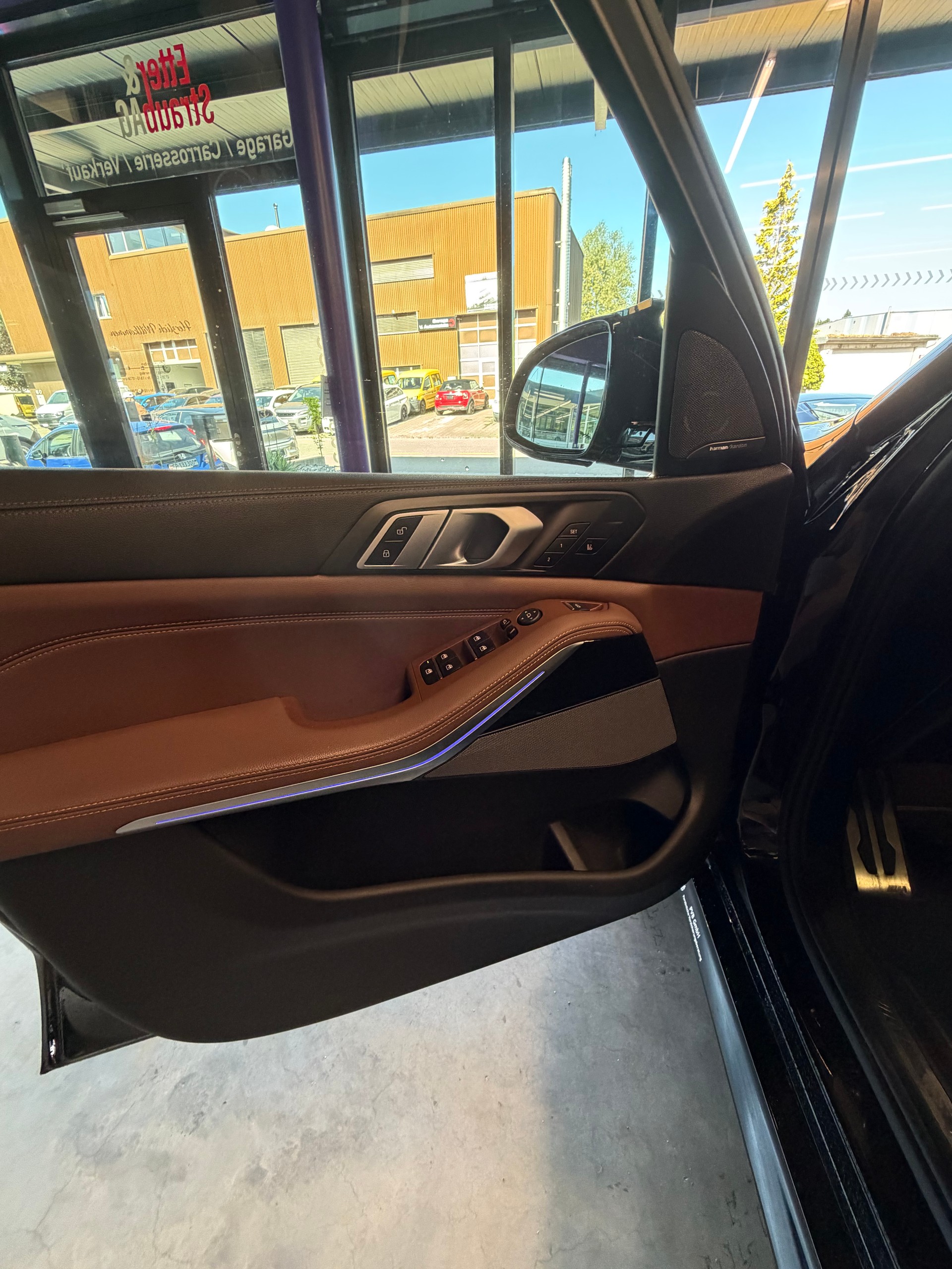 BMW X5 xDrive 40i Steptronic-image-16