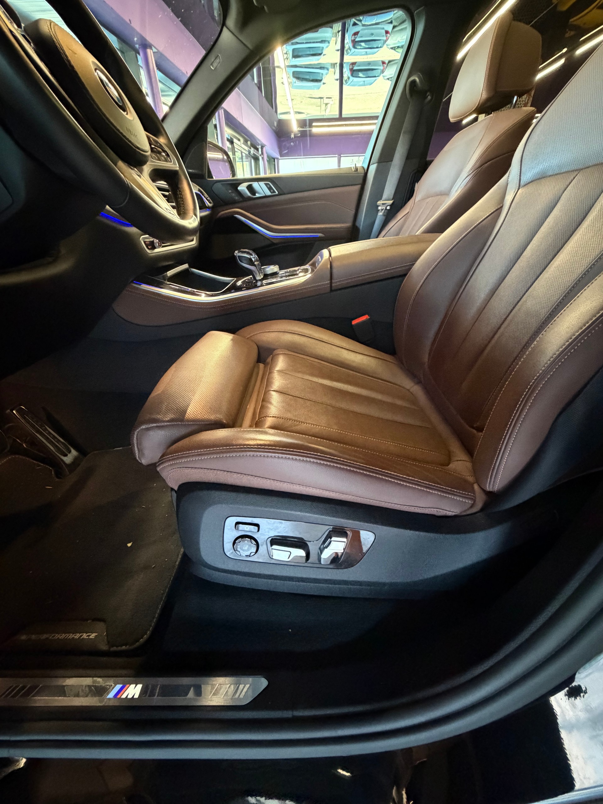 BMW X5 xDrive 40i Steptronic-image-15