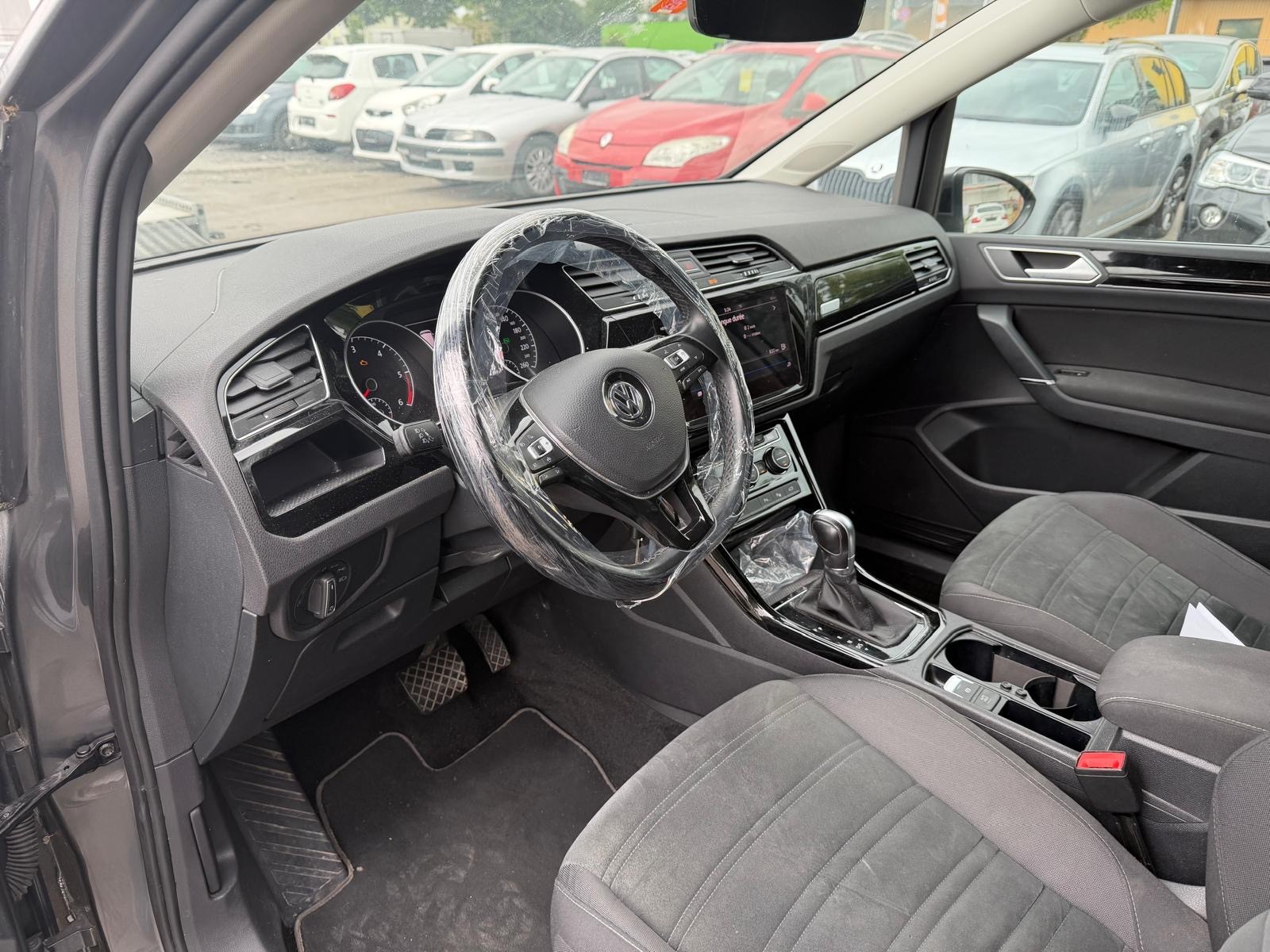 VW Touran 2.0 TDI BlueMotion Technology Comfortline DSG-image-7
