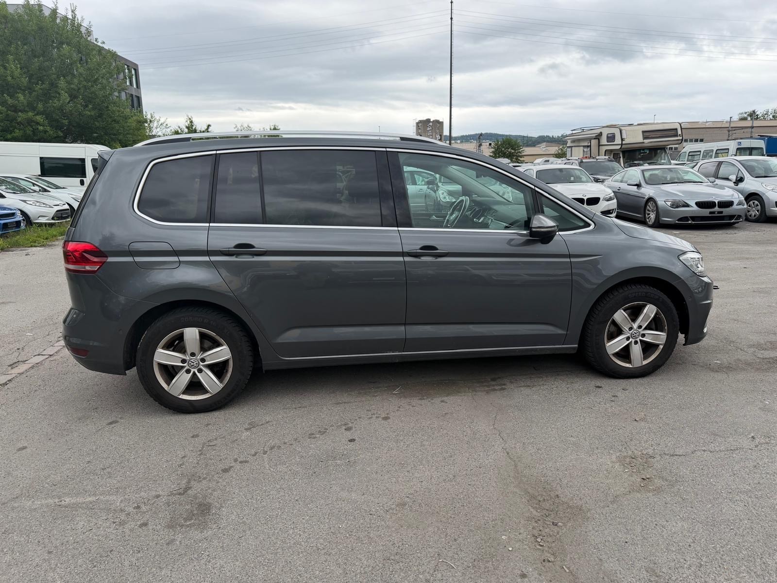 VW Touran 2.0 TDI BlueMotion Technology Comfortline DSG-image-2