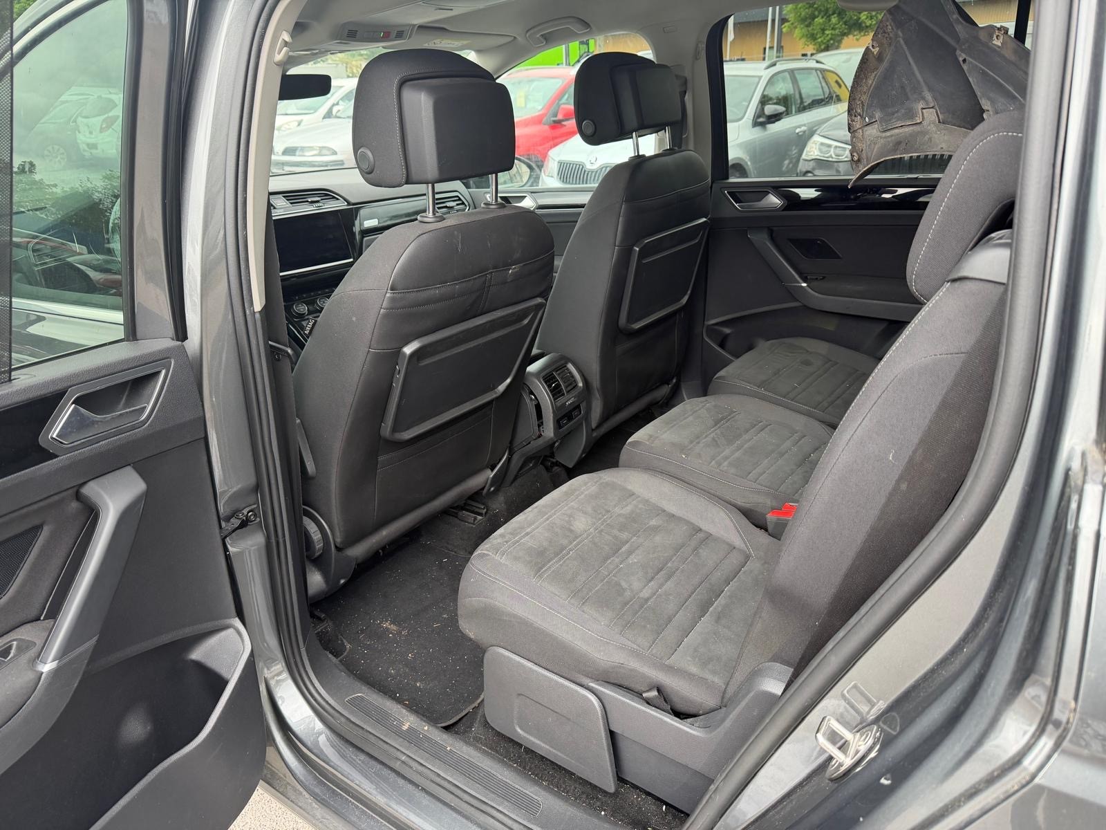 VW Touran 2.0 TDI BlueMotion Technology Comfortline DSG-image-10