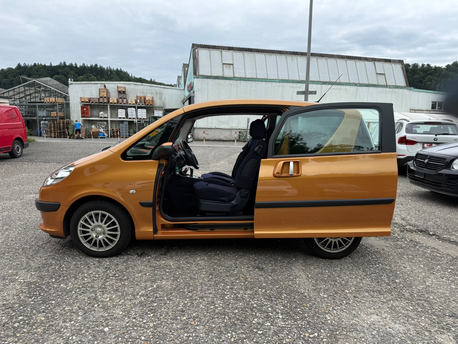 PEUGEOT 1007 1.6 Trendy 2-Tronic-image-3