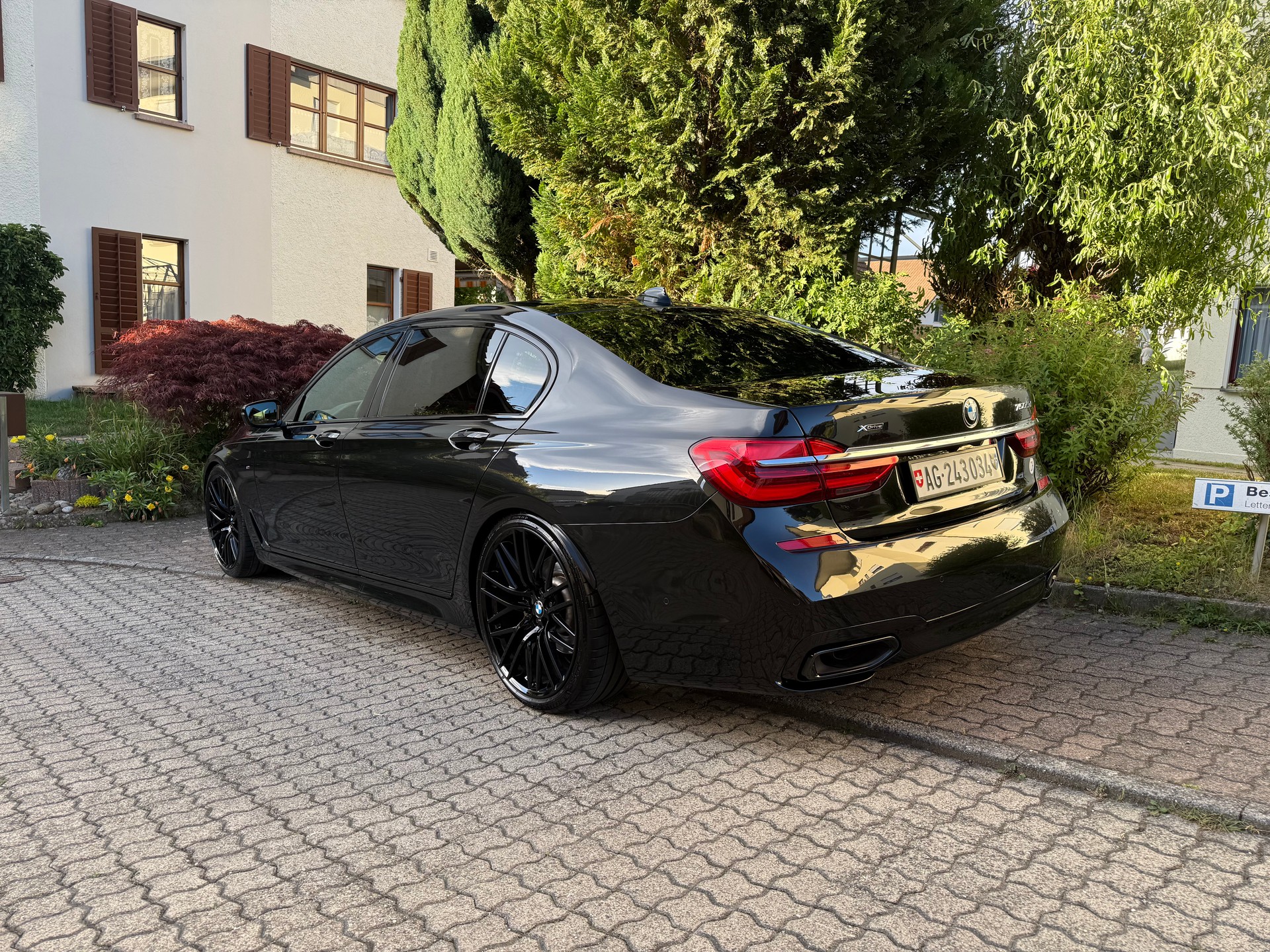 BMW 750Ld xDrive-image-2