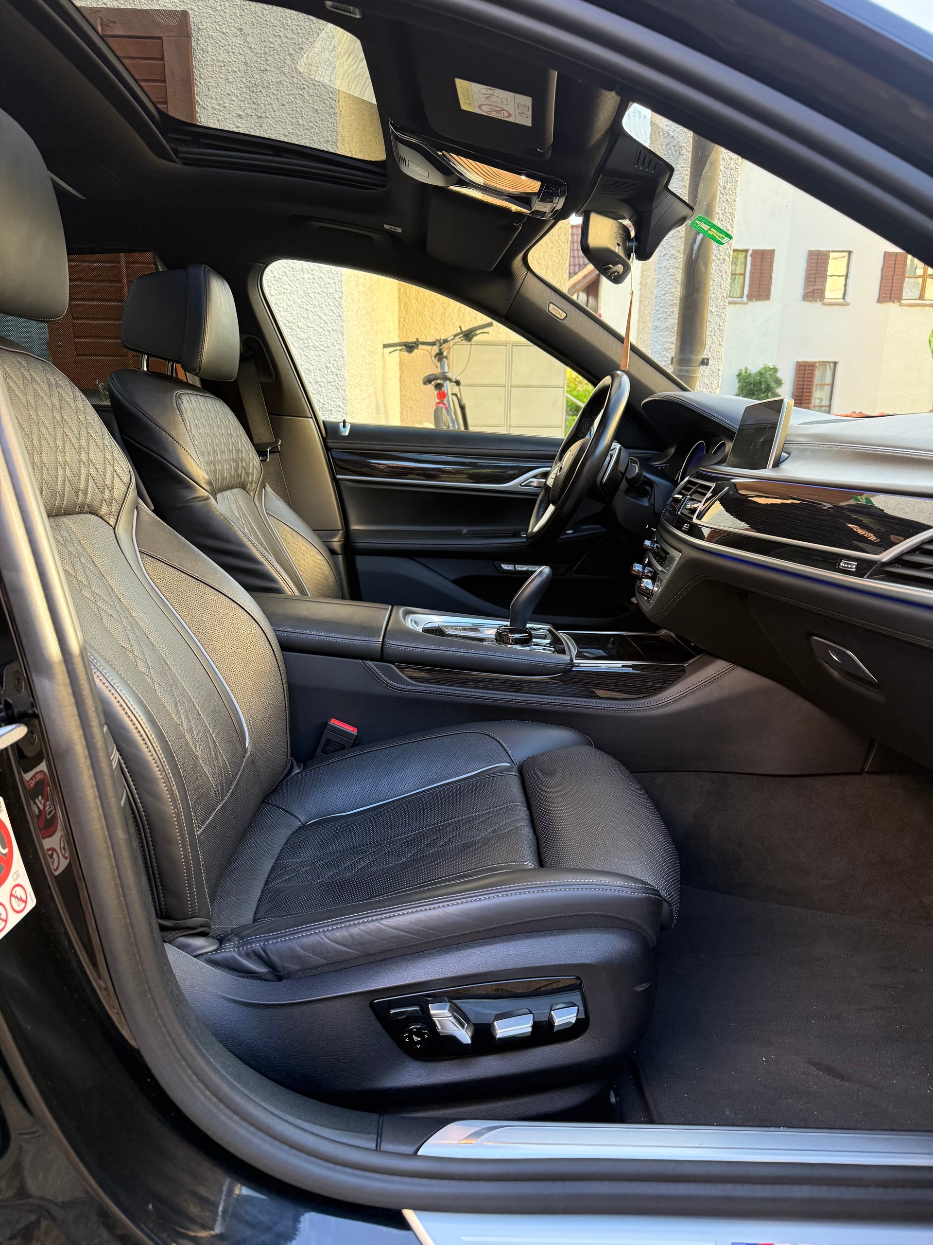 BMW 750Ld xDrive-image-8