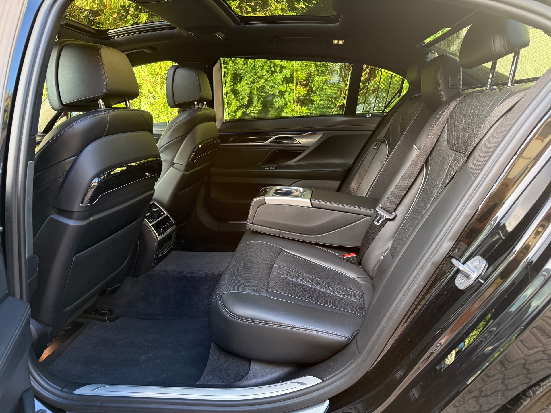 BMW 750Ld xDrive-image-5