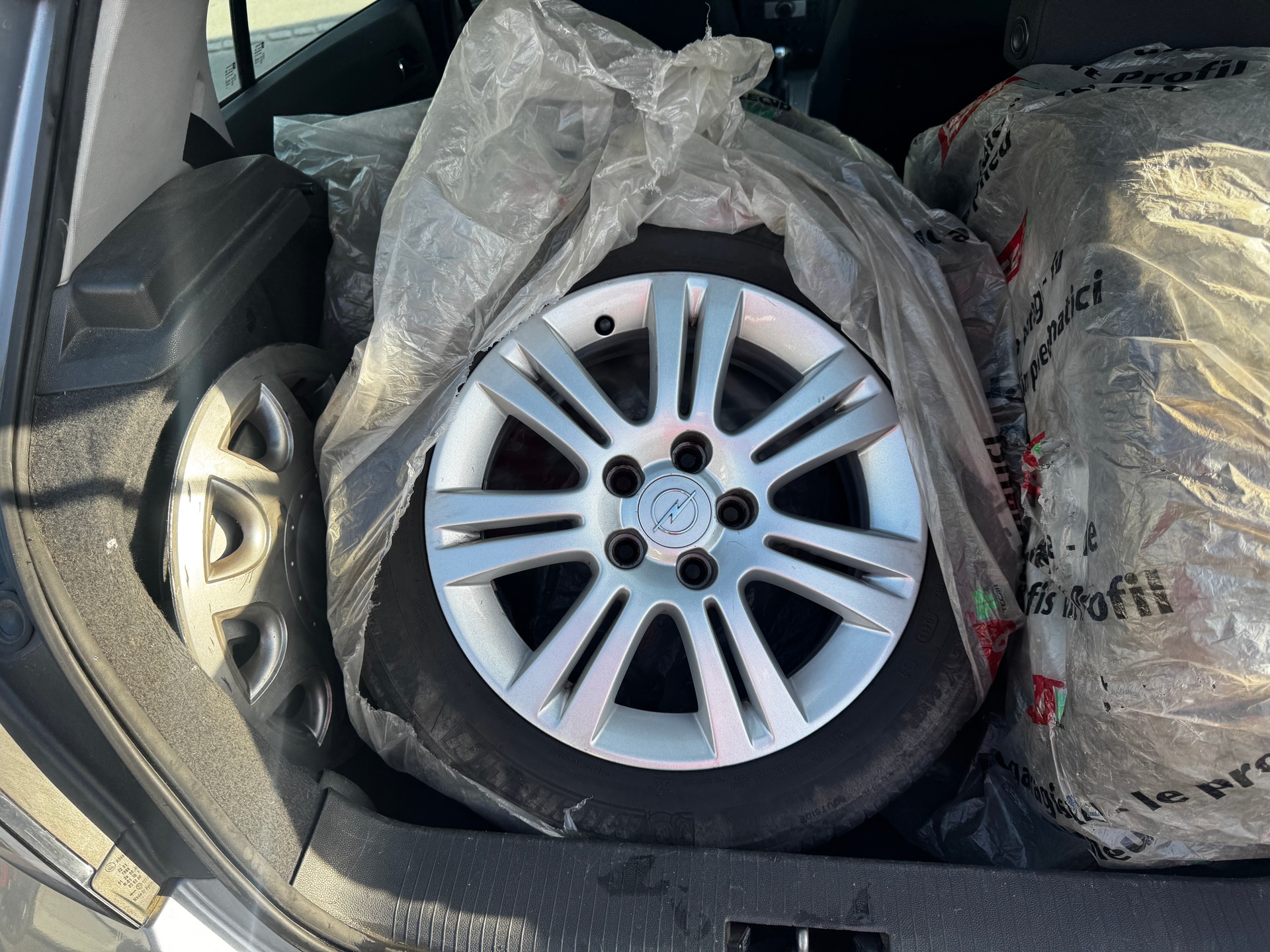 OPEL Astra 1.8i 16V Cosmo-image-8